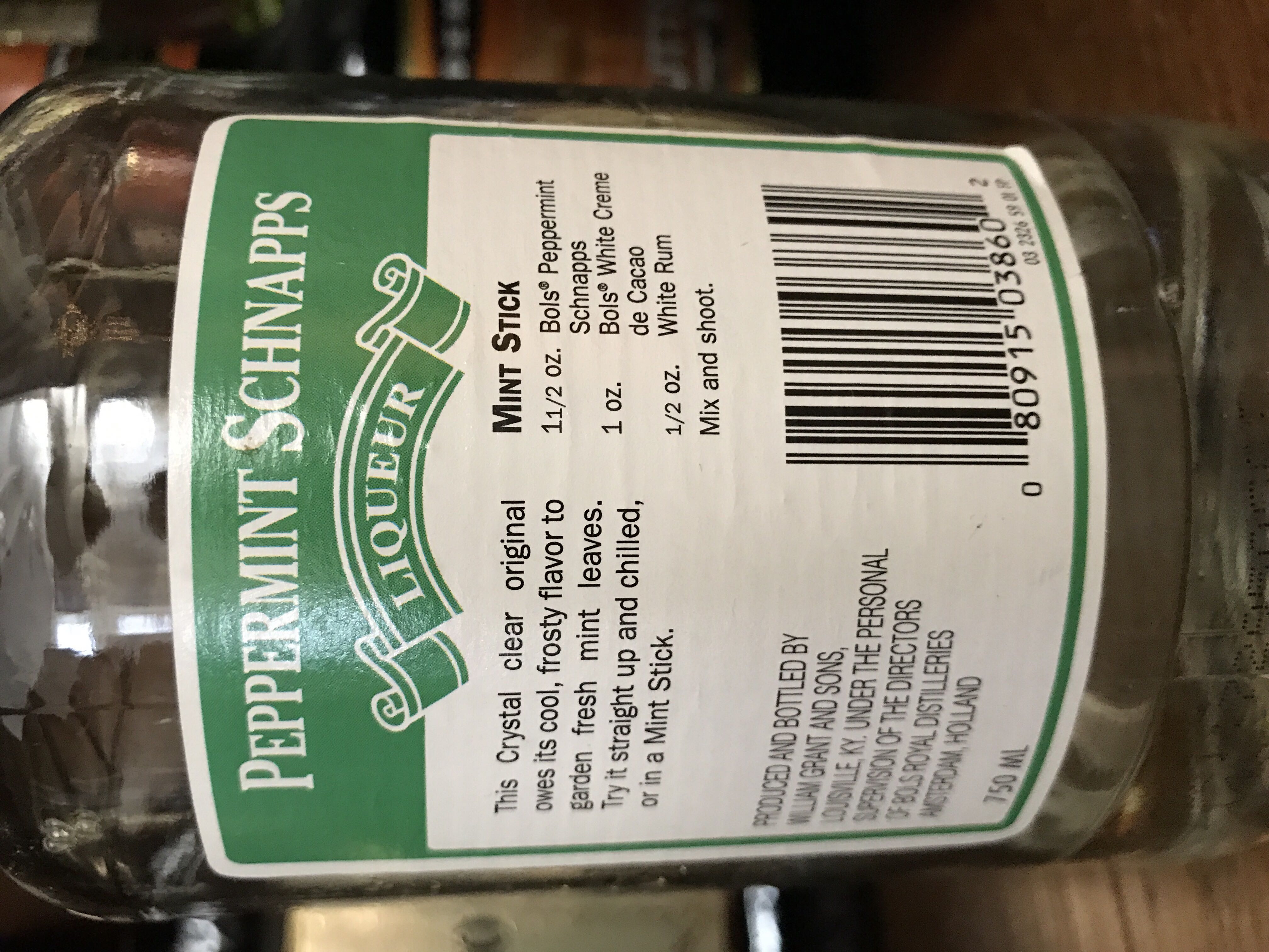 Schnapps Peppermint  - Bols (750 mL) alcohol collectible [Barcode 080915038602] - Main Image 2