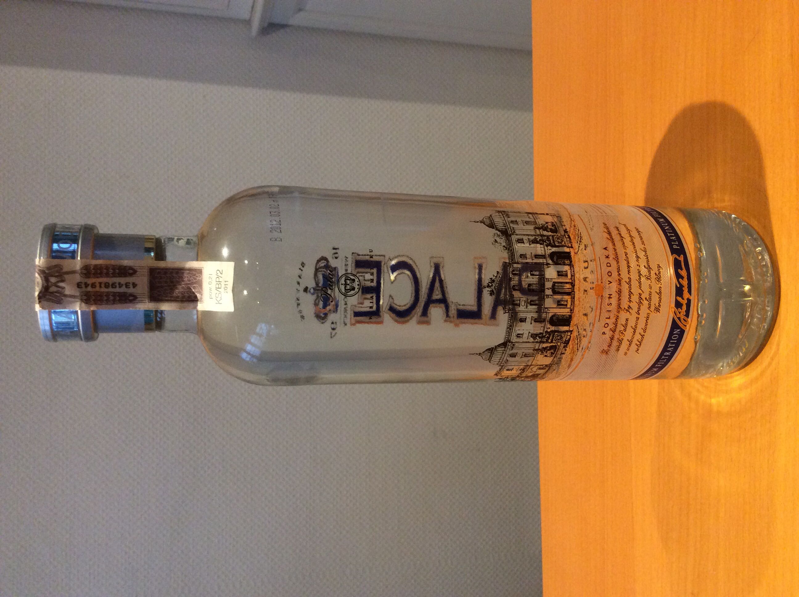 Palace UltrA Premium Vodka 700ml 40% Poland - CEDC International (700 mL) alcohol collectible [Barcode 5900343000048] - Main Image 2