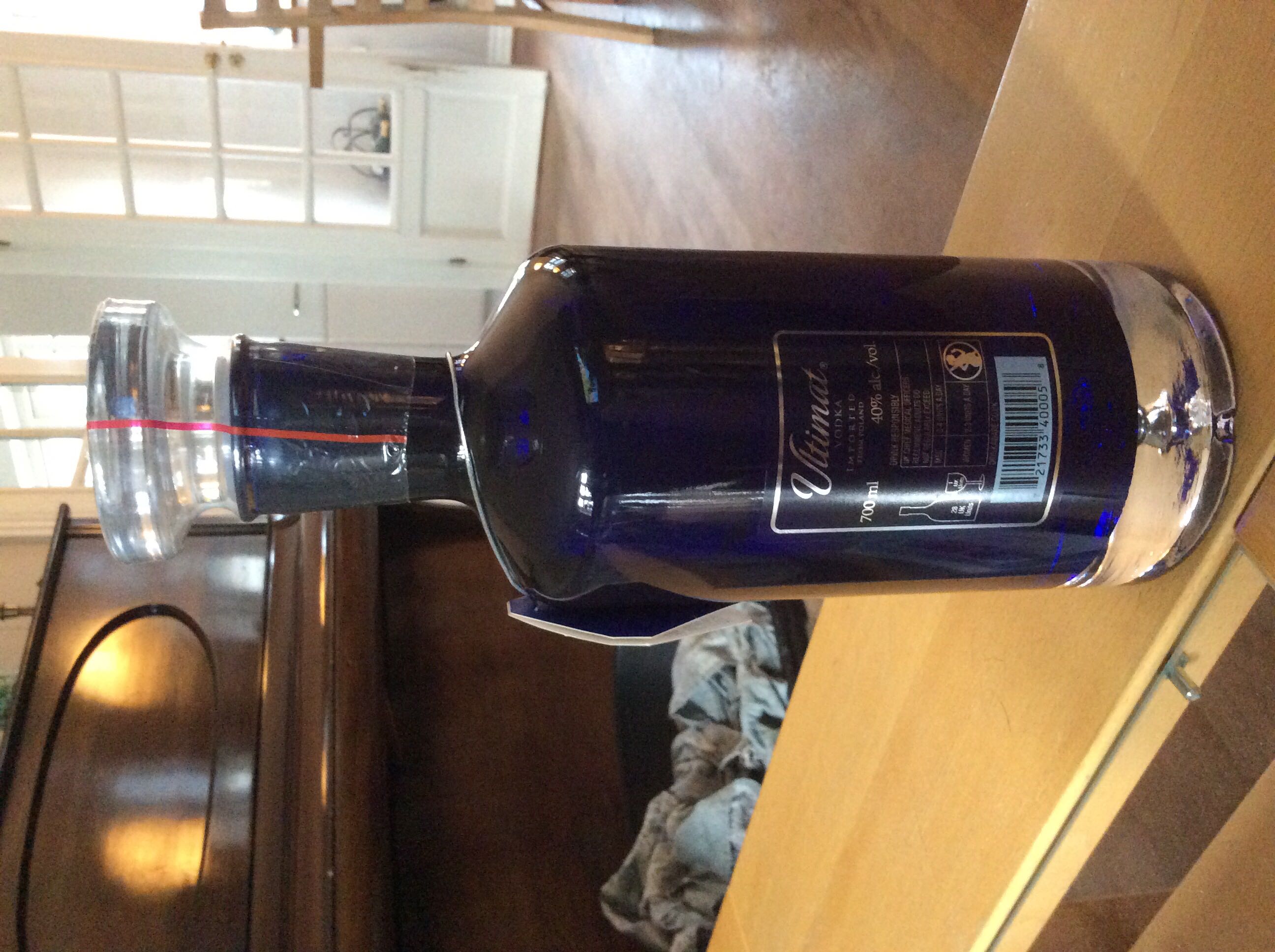 Ultimat Vodka 700ml 40% Poland - Ultimat Spirits Poland (700 mL) alcohol collectible [Barcode 721733400058] - Main Image 2