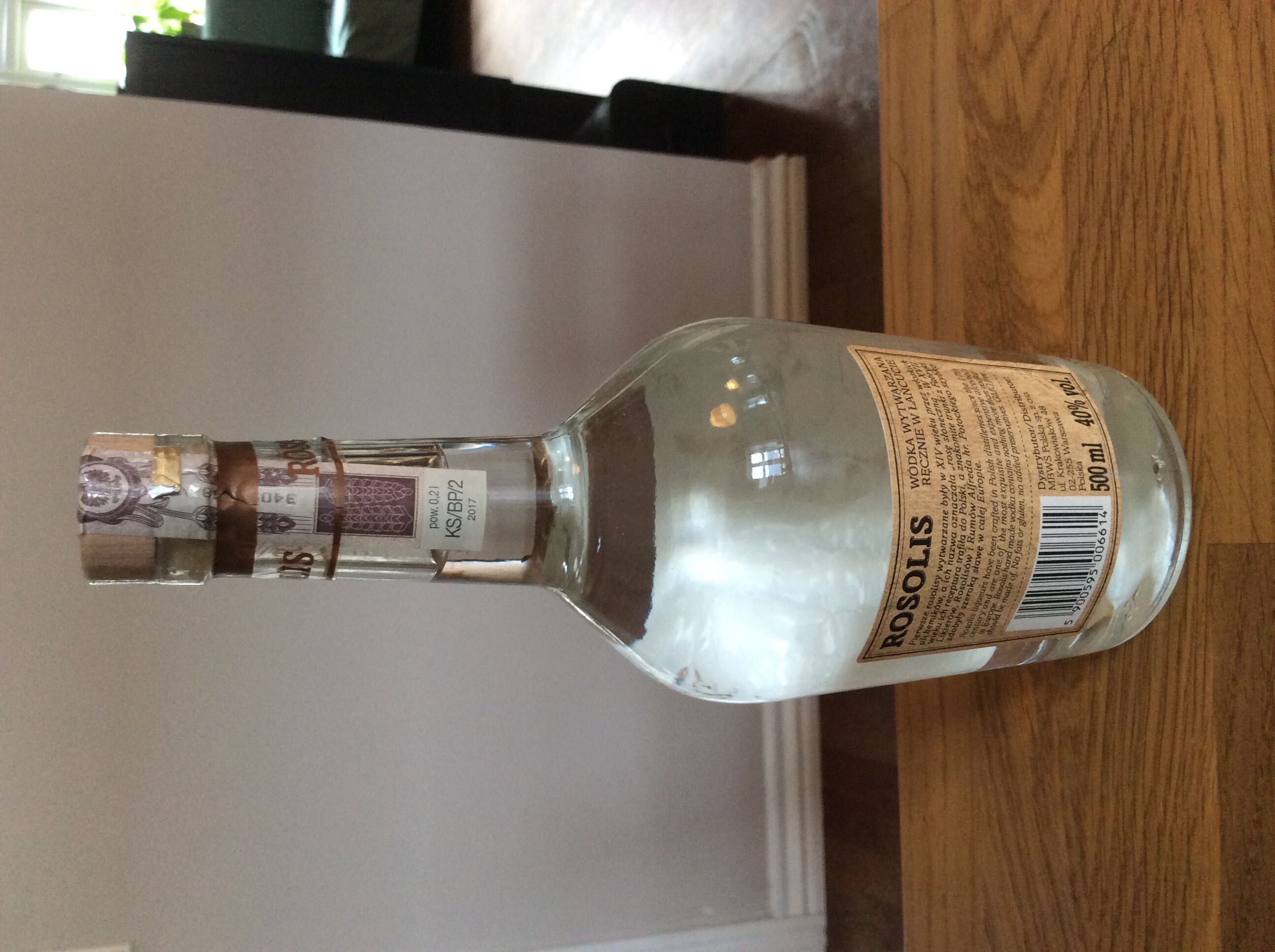 Kaliskaya De Luxe Vodka 700ml 40%  - Mbws Polska Sp.z.o.o. (700 mL) alcohol collectible [Barcode 5900595006614] - Main Image 2