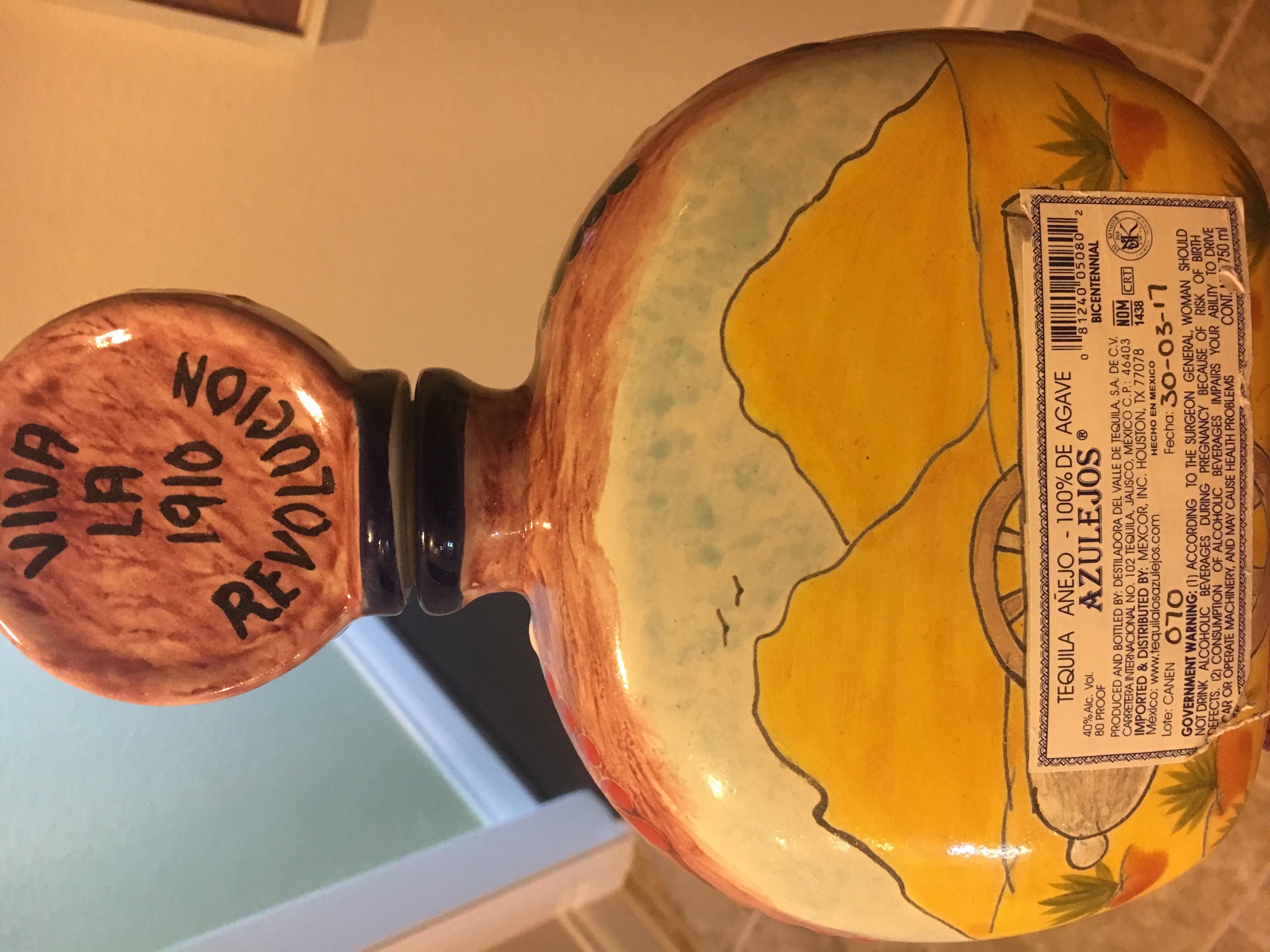 Tequila Añejo Azulejos  - Destiladora del Valle de Tequila, S.A de C.V. (750 mL) alcohol collectible [Barcode 081240050802] - Main Image 2