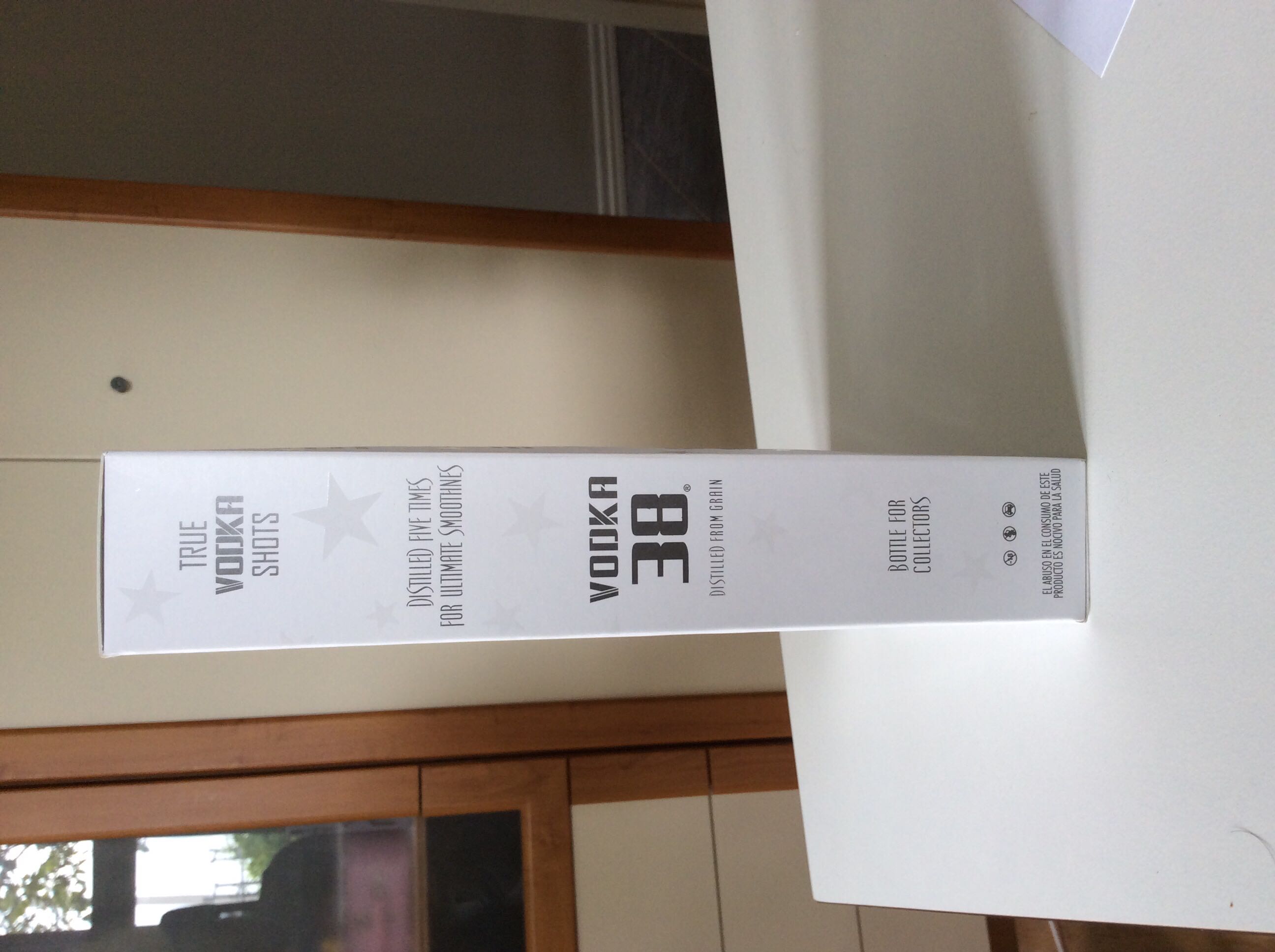 Vodkaka 38 True Vodka Shot 200ml 40% Mexico - Licores Veracruz, S.A. De C.V. (200 mL) alcohol collectible [Barcode 7501398240151] - Main Image 2