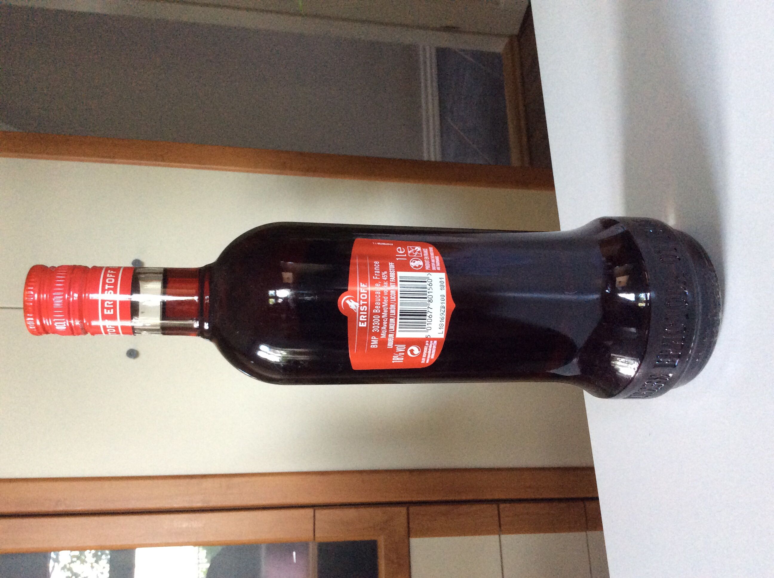 Eristoff Red 1000ml 18% France - Eristoff (1000 mL) alcohol collectible [Barcode 5010677801560] - Main Image 2