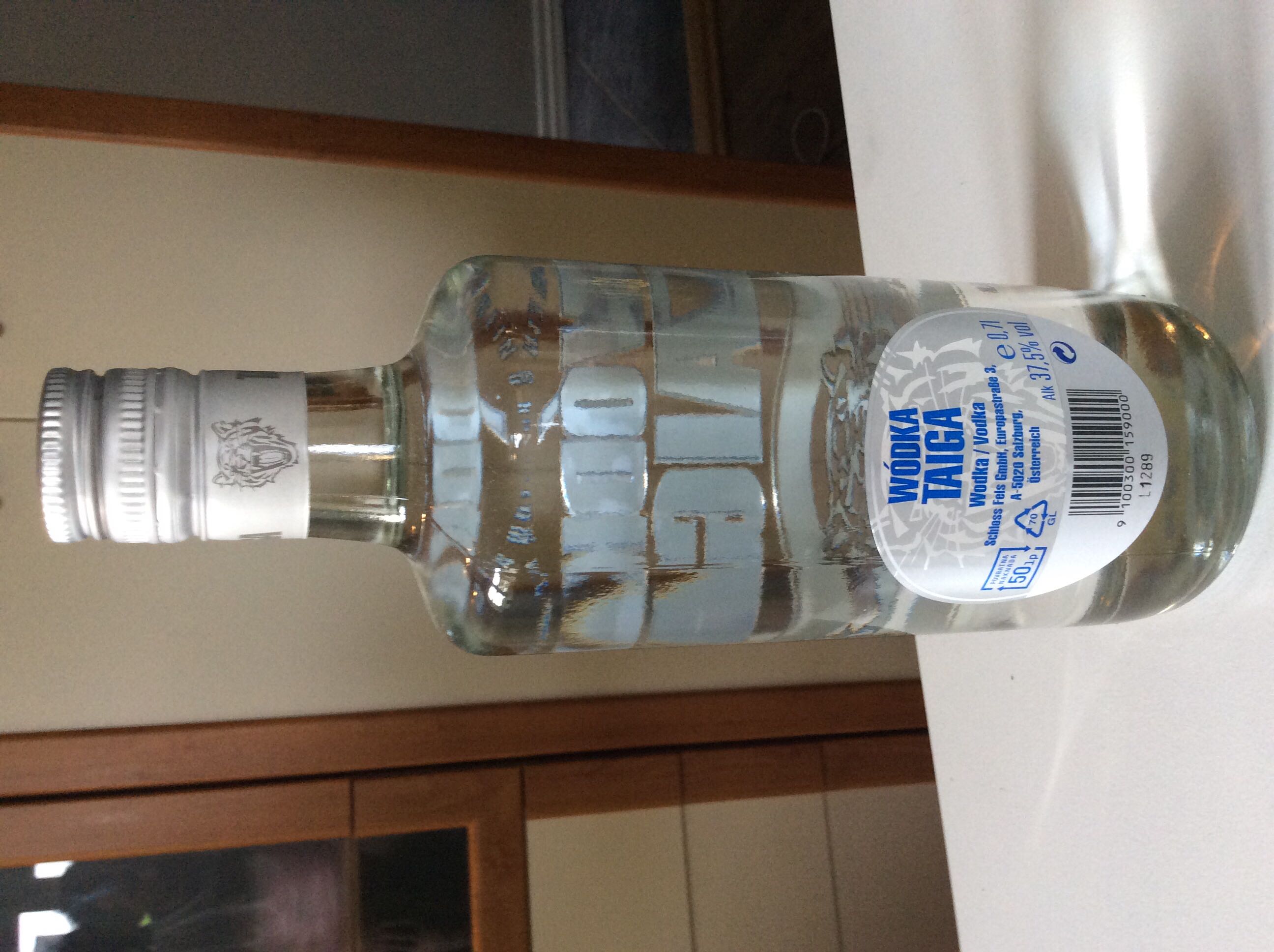 Workable Taiga 700ml 37.5% Austria - Schloss Fels Gmbh (700 mL) alcohol collectible [Barcode 9100300159000] - Main Image 2