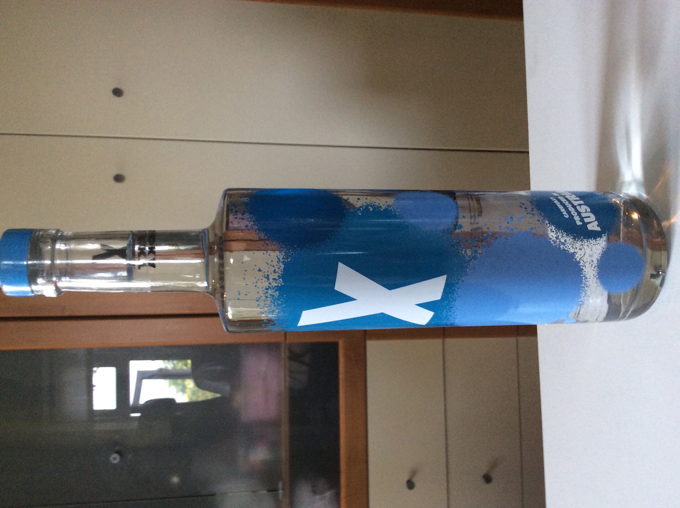 Exakt Vodka 700ml 38% Austria - Exakt Holding AG (700 mL) alcohol collectible [Barcode 9120054570036] - Main Image 2