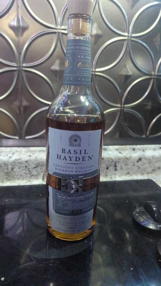 Basil Hayden -  10 Year Bourbon - James B. Beam Distilling Co. (750mL) alcohol collectible [Barcode 080686012207] - Main Image 3