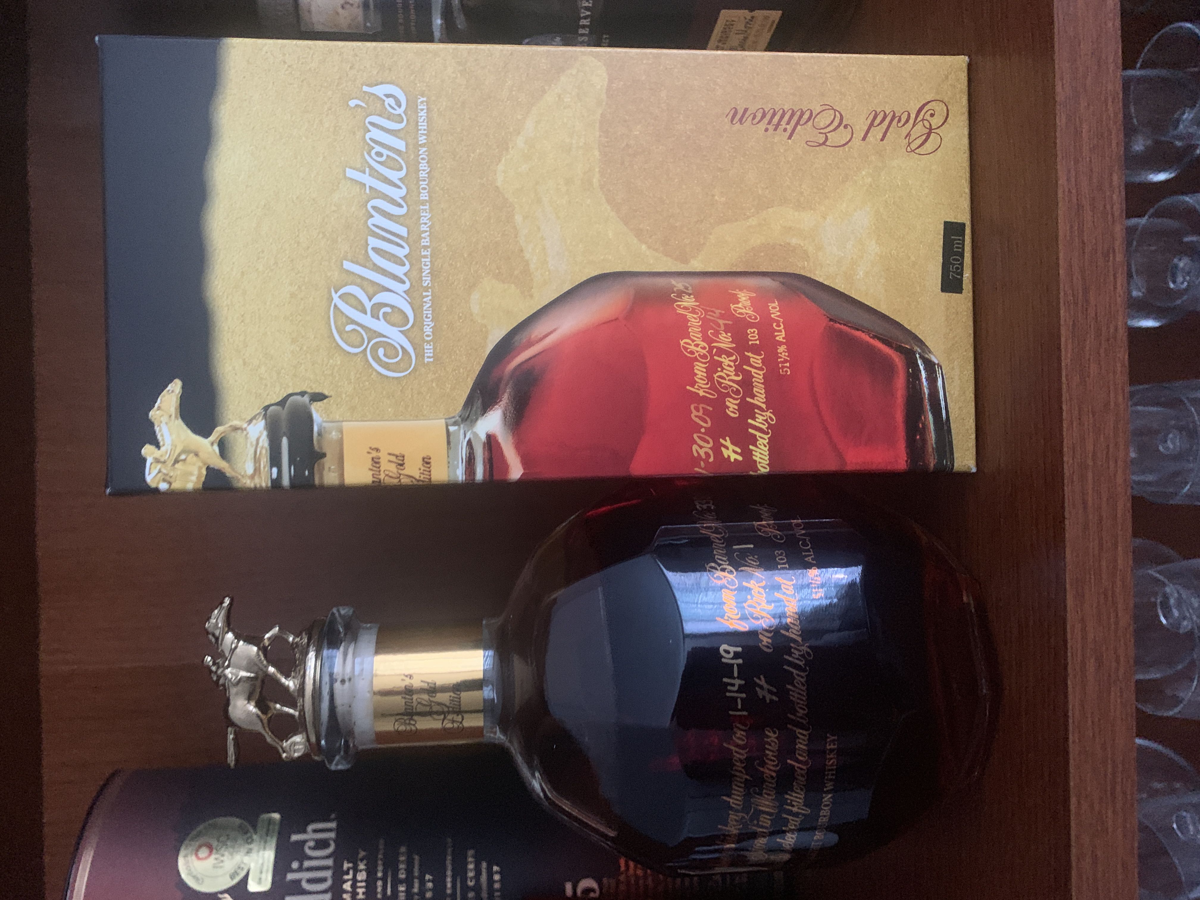 Blanton’s Gold - Buffalo Trace (750 mL) alcohol collectible [Barcode 080244009274] - Main Image 1