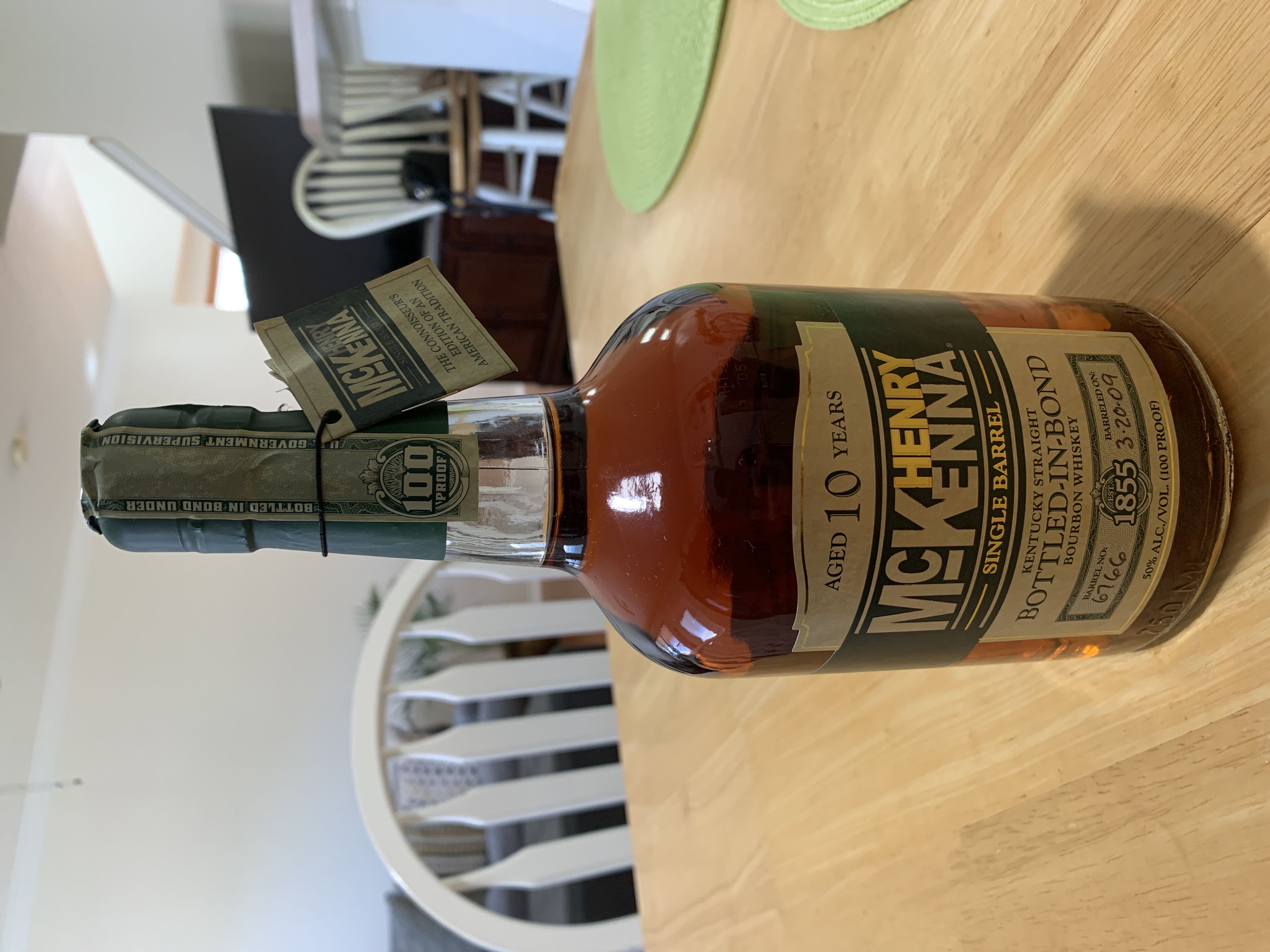 Henry McKenna 10 Year - Heaven Hill Distilleries, Inc. (750 mL) alcohol collectible [Barcode 096749200566] - Main Image 2