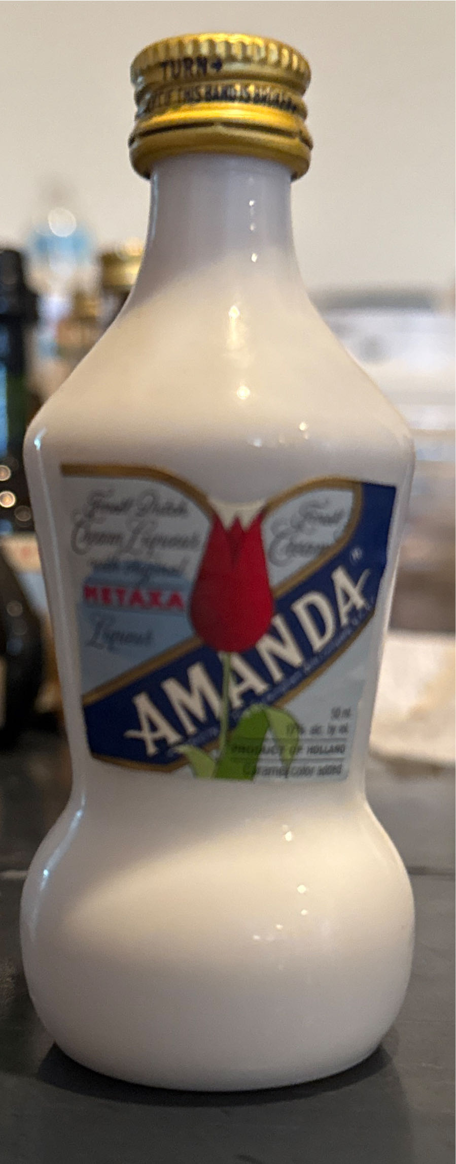 Amanda  (30 mL) alcohol collectible - Main Image 2