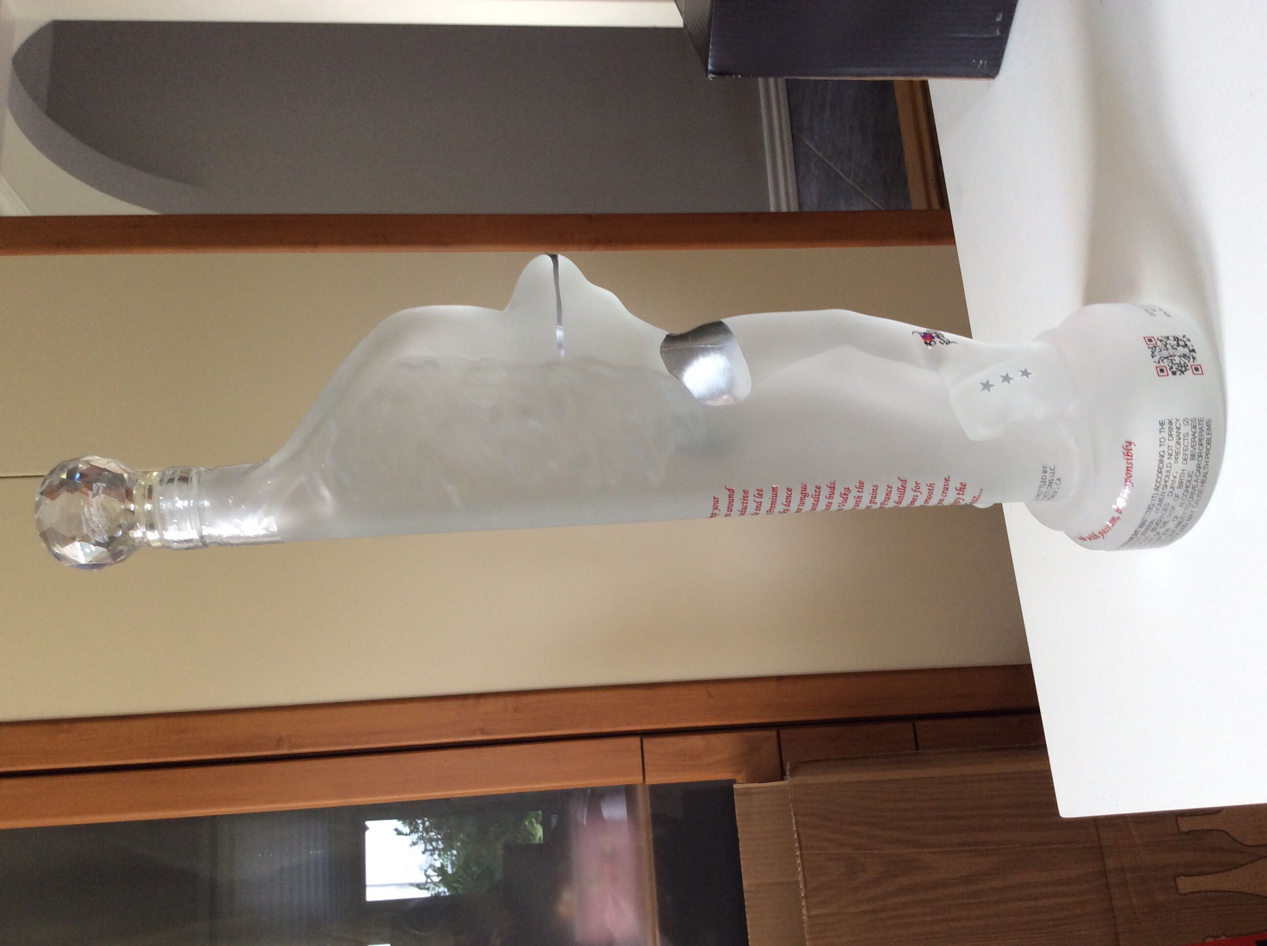 Teaz Vodka - Teaz Productions (750mL) alcohol collectible [Barcode 040232190681] - Main Image 4