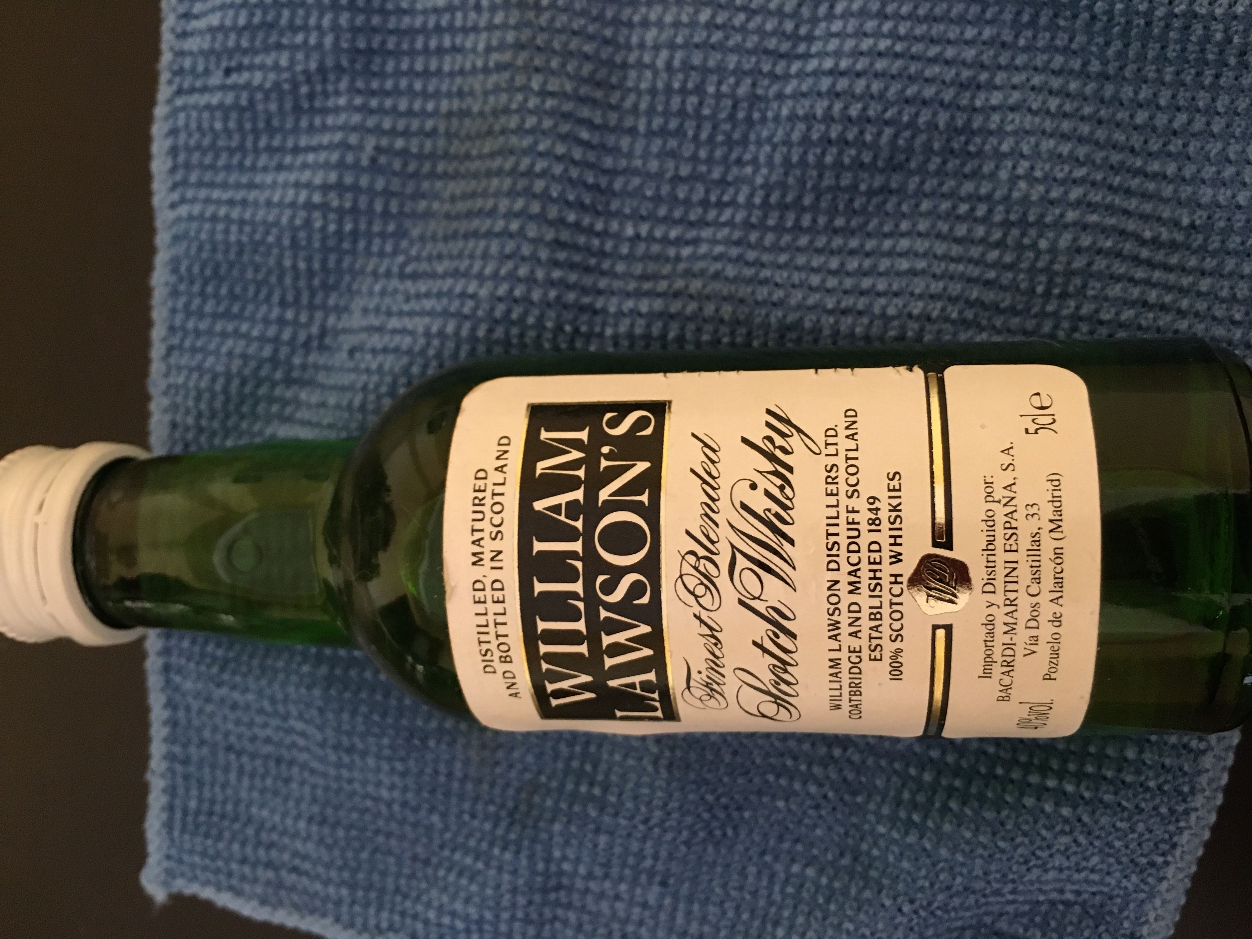 William Lawson’s 8yo Imp MARTINI & ROSSI - William Lawson Distillers (50 mL) alcohol collectible - Main Image 2