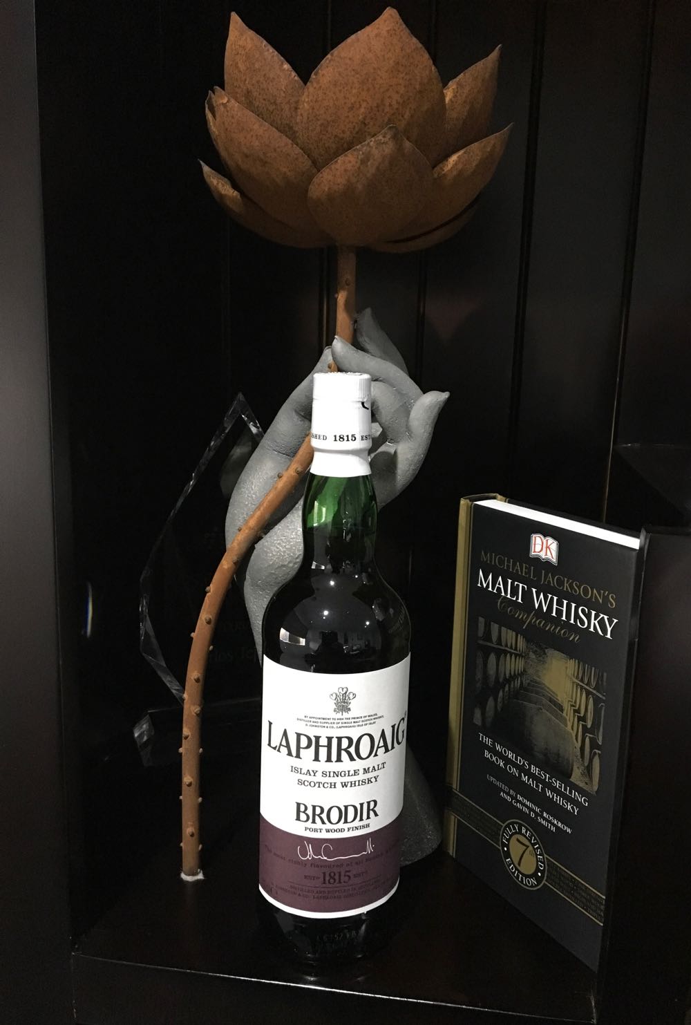 Laphroaig Brodir  alcohol collectible [Barcode 5010019638120] - Main Image 2