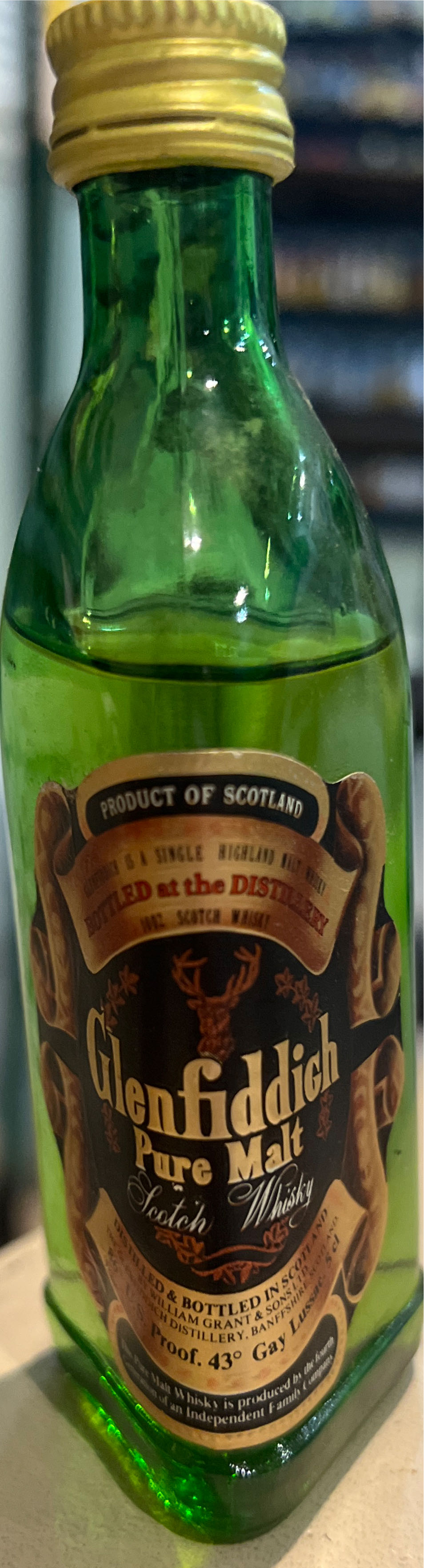 Glenfiddich 12 - Glenfiddich (50mL) alcohol collectible [Barcode 083664107445] - Main Image 4