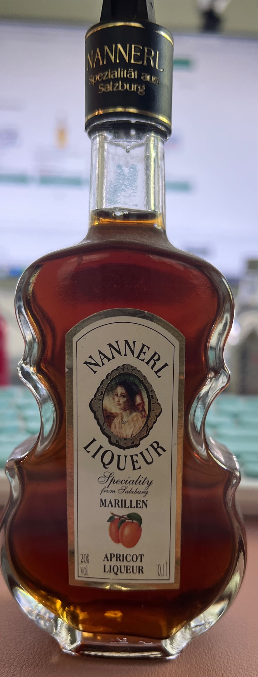 Nannerl Sissi - Austria (40mL) alcohol collectible [Barcode 9005400007643] - Main Image 3
