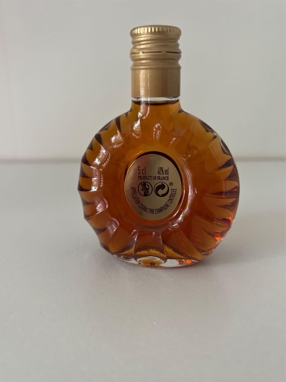 Remy Martin XO - E. Remy Martin & Co. (50 mL) alcohol collectible [Barcode 087236002329] - Main Image 2