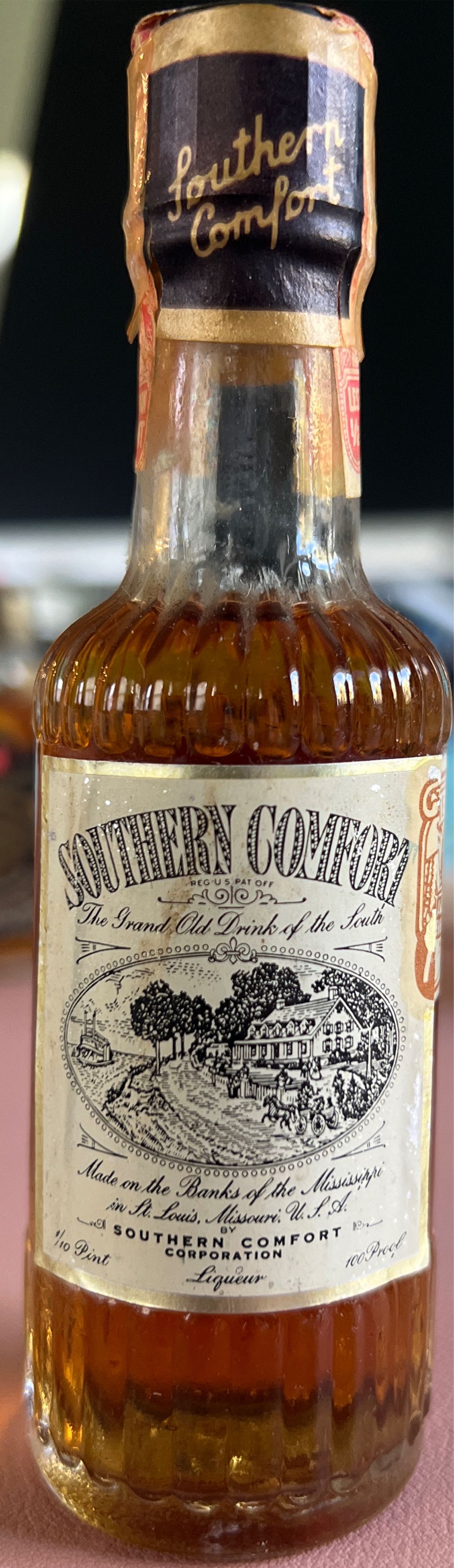Southern Comfort - Southern Comfort (50mL) alcohol collectible [Barcode 088544000014] - Main Image 3
