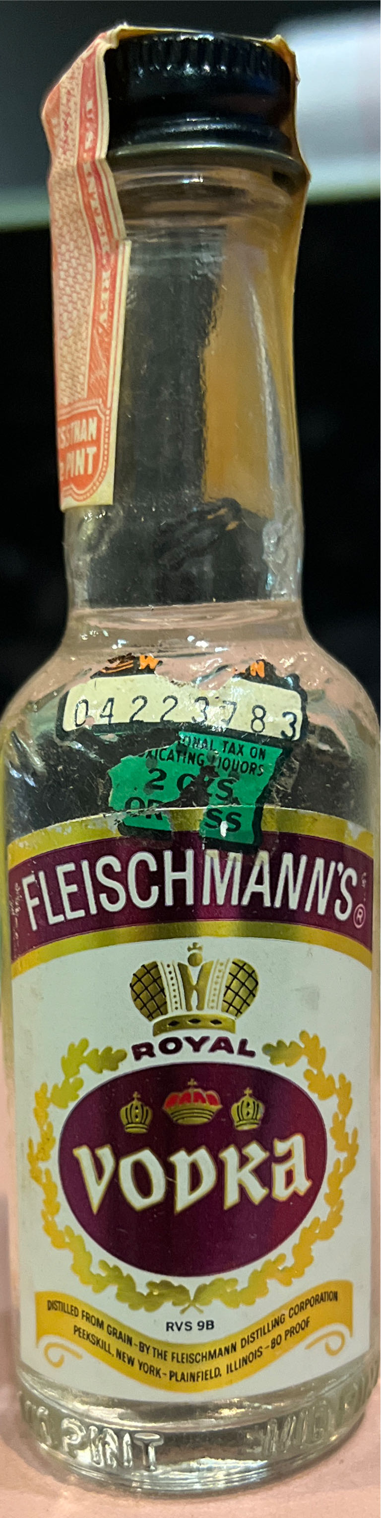 Fleischmanns Royal - Fleischmann Distilling Co (50mL) alcohol collectible [Barcode 082928214394] - Main Image 4