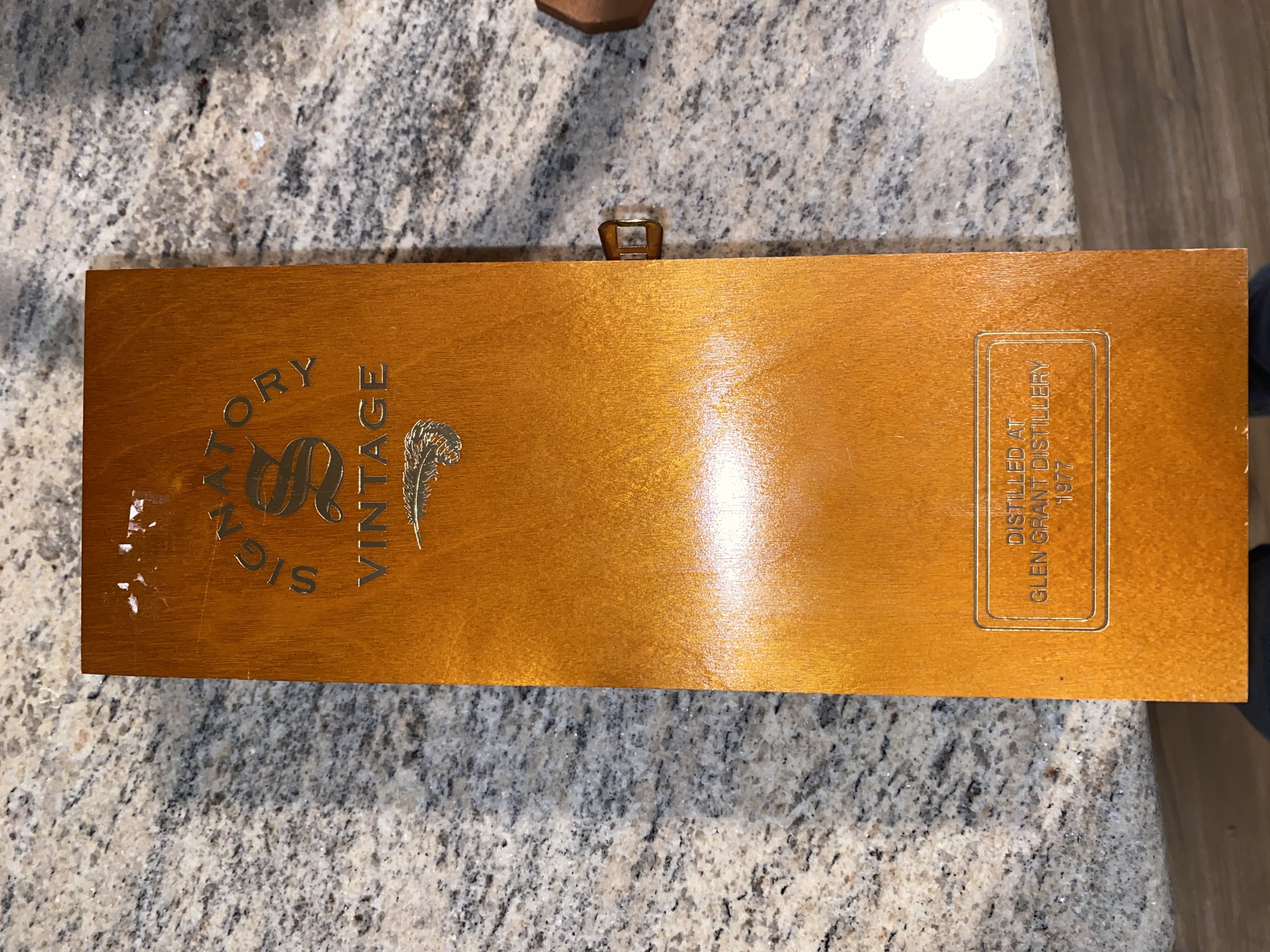 Glen Grant Signatory Vintage - Glen Grant (750 mL) alcohol collectible [Barcode 502194400357] - Main Image 3