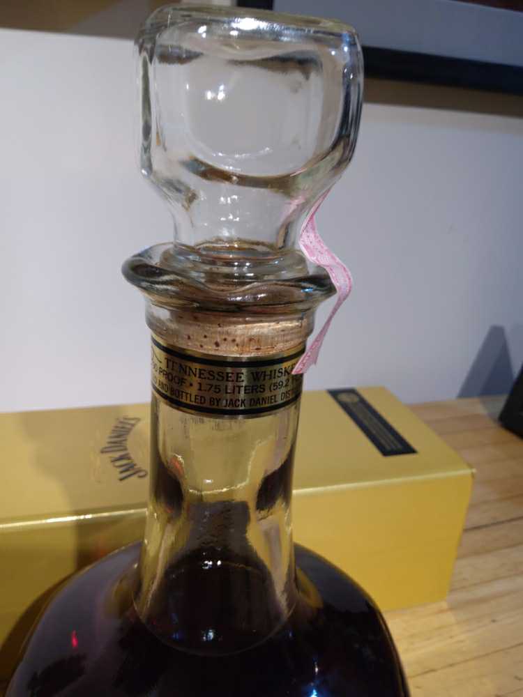Jack Daniels Tribute To Tennessee -Refill- - Jack Daniel‘s Distillery (1.75 L) alcohol collectible - Main Image 4