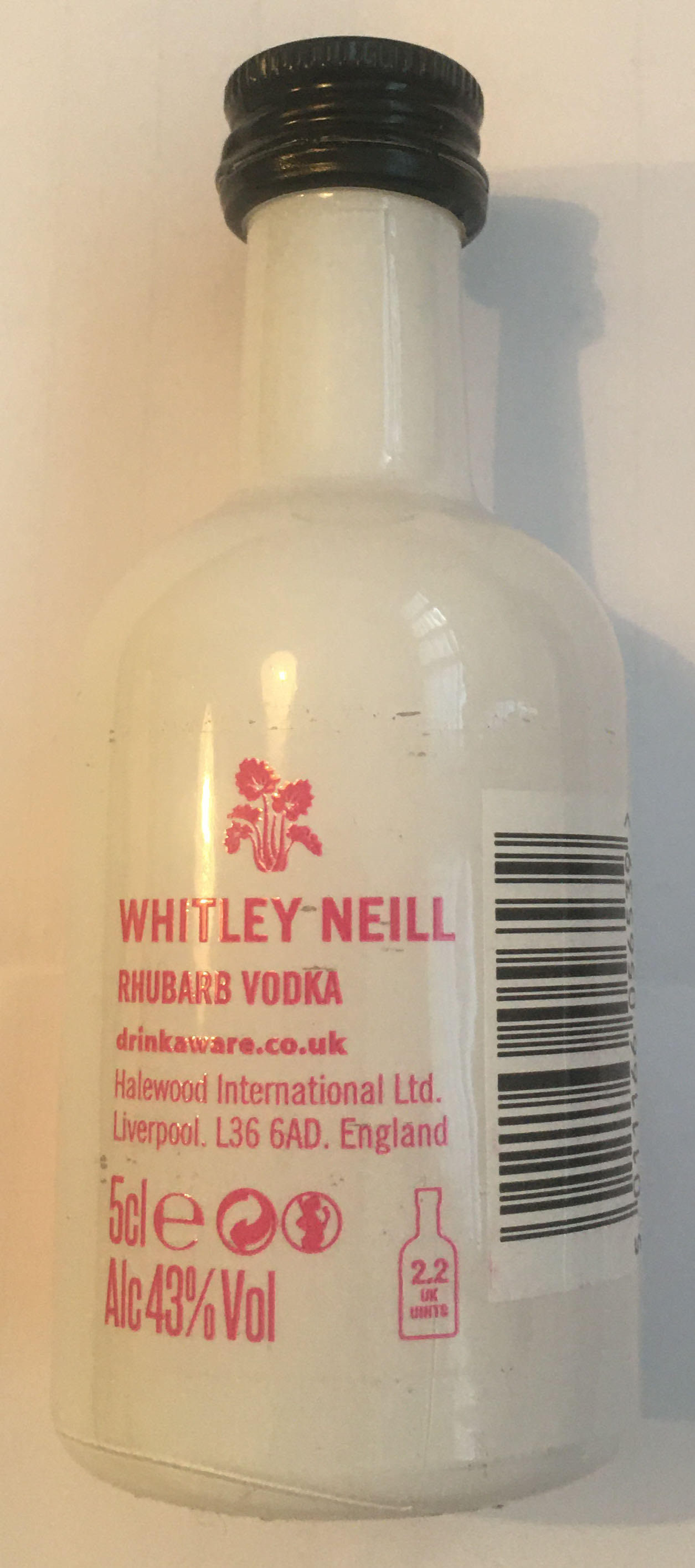 Rhubarb Vodka - Whitley Neill (50 mL) alcohol collectible [Barcode 5011166056539] - Main Image 2