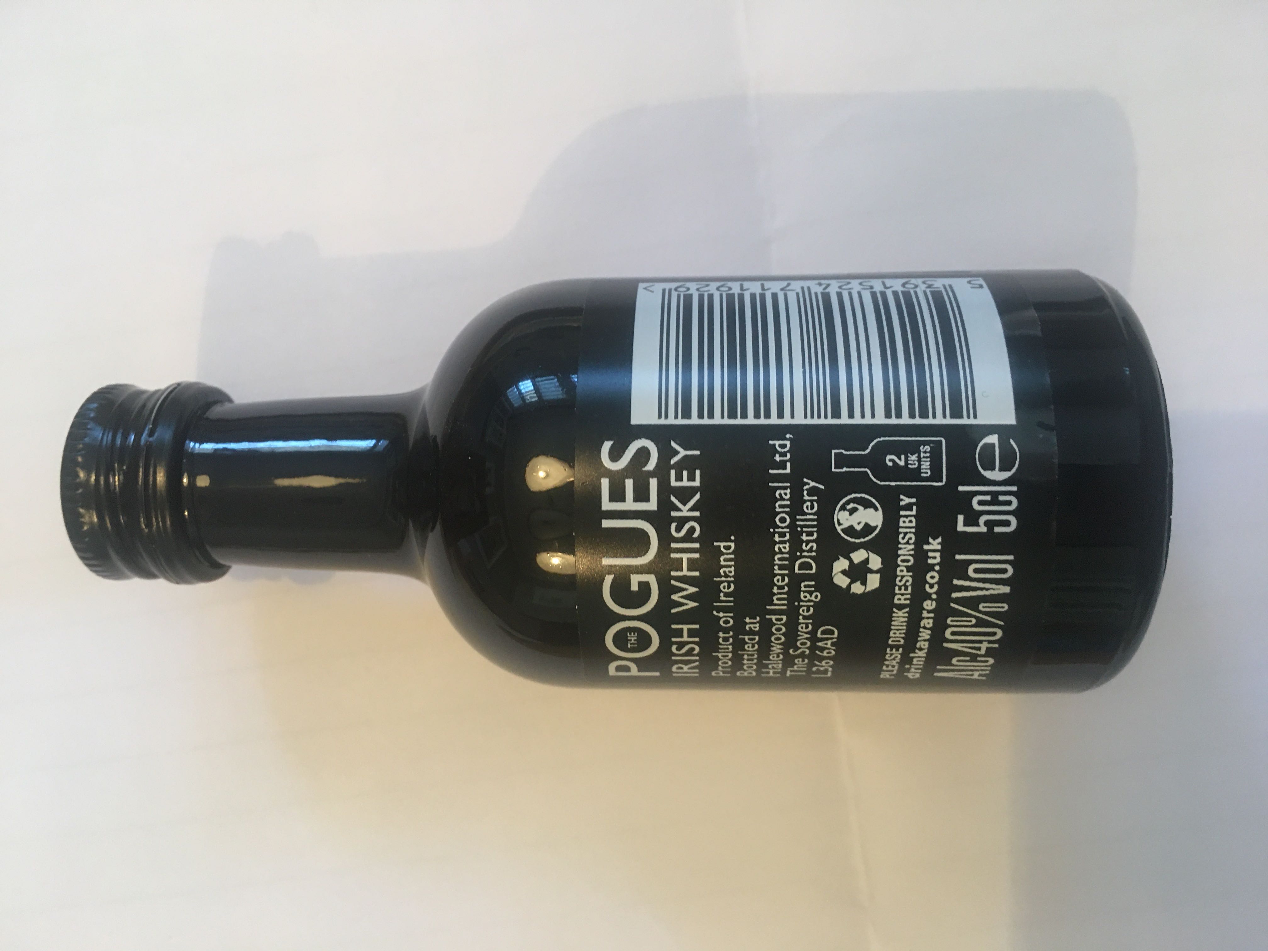 Pogues Irish Whiskey - Halewood International Ltd (50 mL) alcohol collectible [Barcode 5391524711929] - Main Image 2