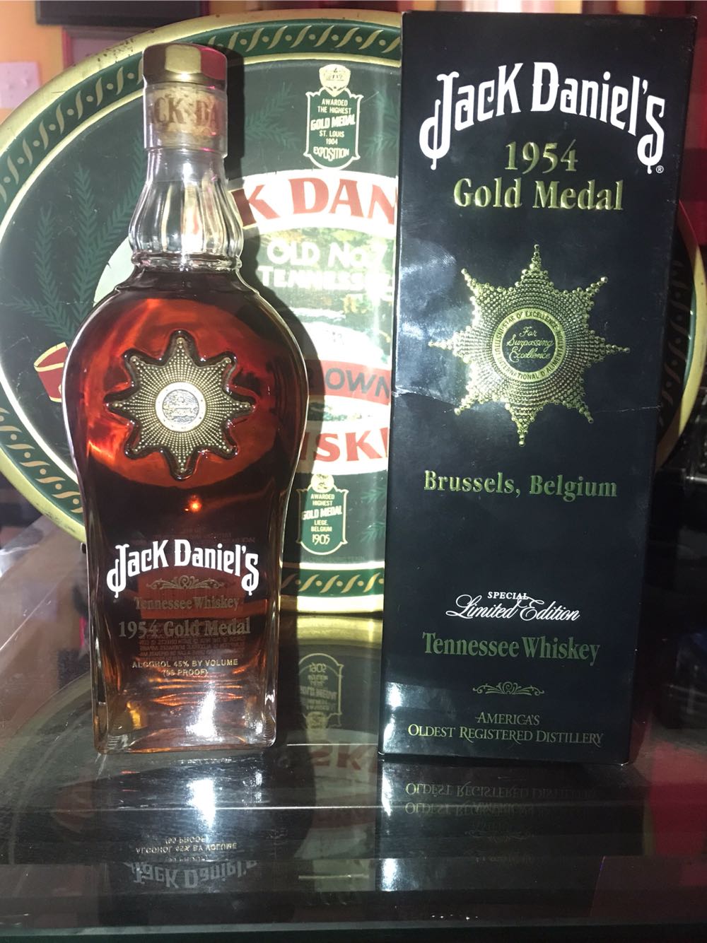 Jack Daniel Gold Medal 1954 - Jack Daniel Distillery (750 mL) alcohol collectible [Barcode 082184084823] - Main Image 4