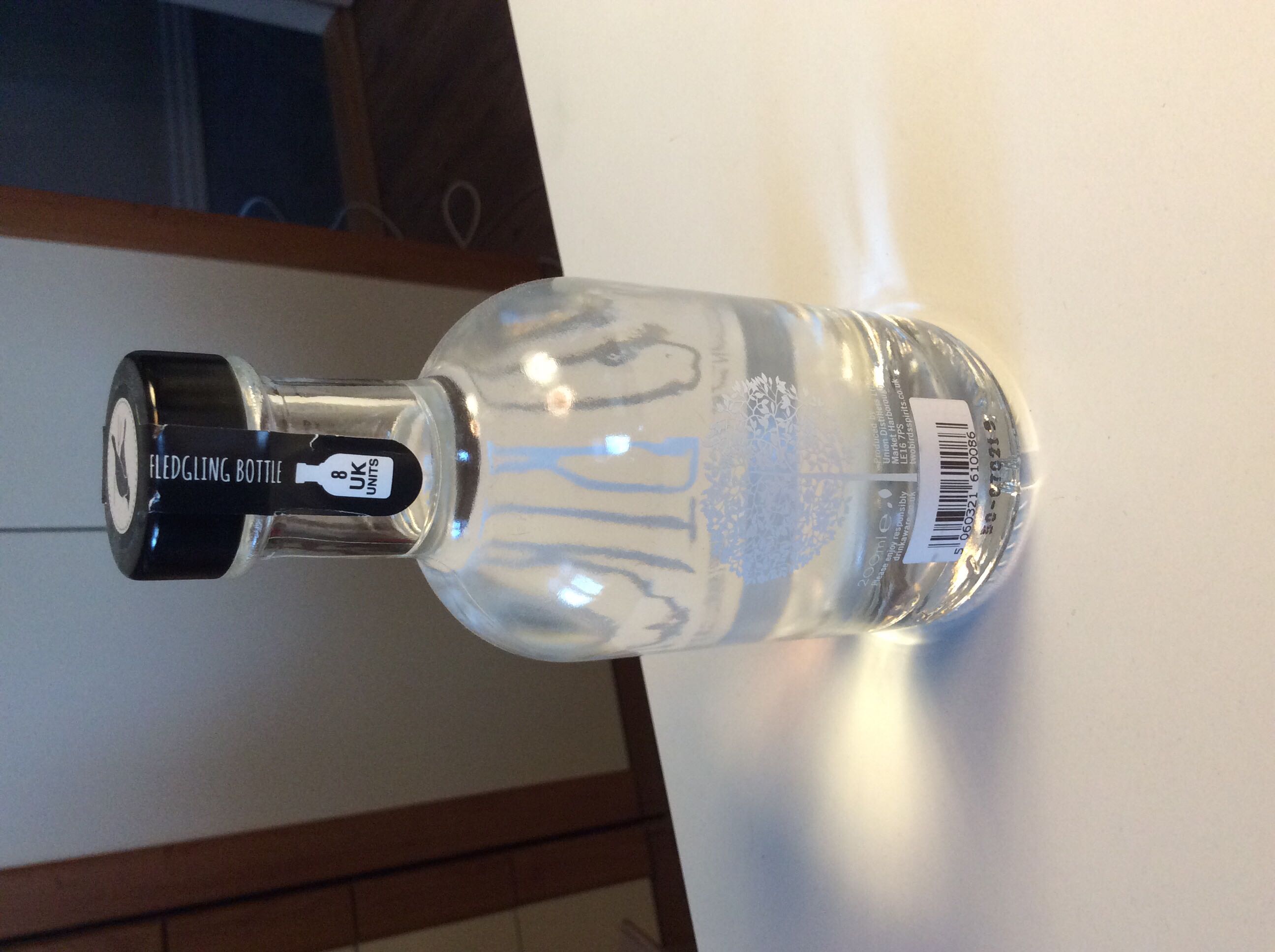 Two Birds 200ml 40% England - Union Distillers Ltd. (200 mL) alcohol collectible [Barcode 5060321610086] - Main Image 2