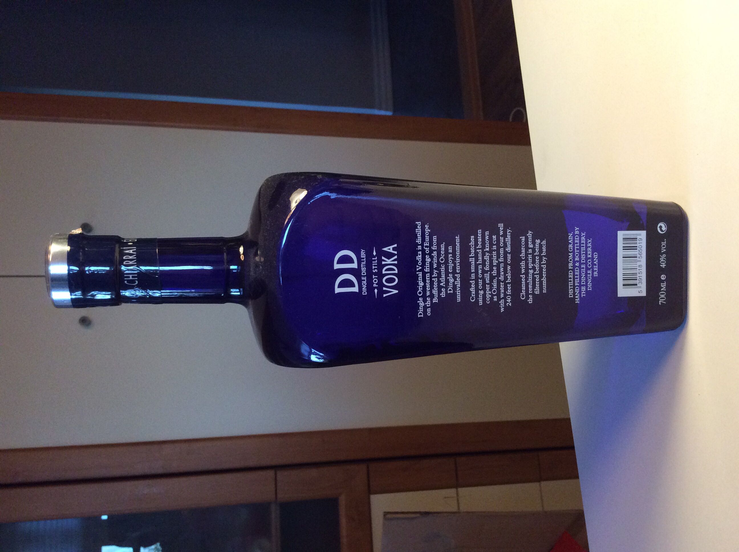 Dingle Vodka 700ml 40% Ireland - Dingle Distillery (700 mL) alcohol collectible [Barcode 5391518565019] - Main Image 2