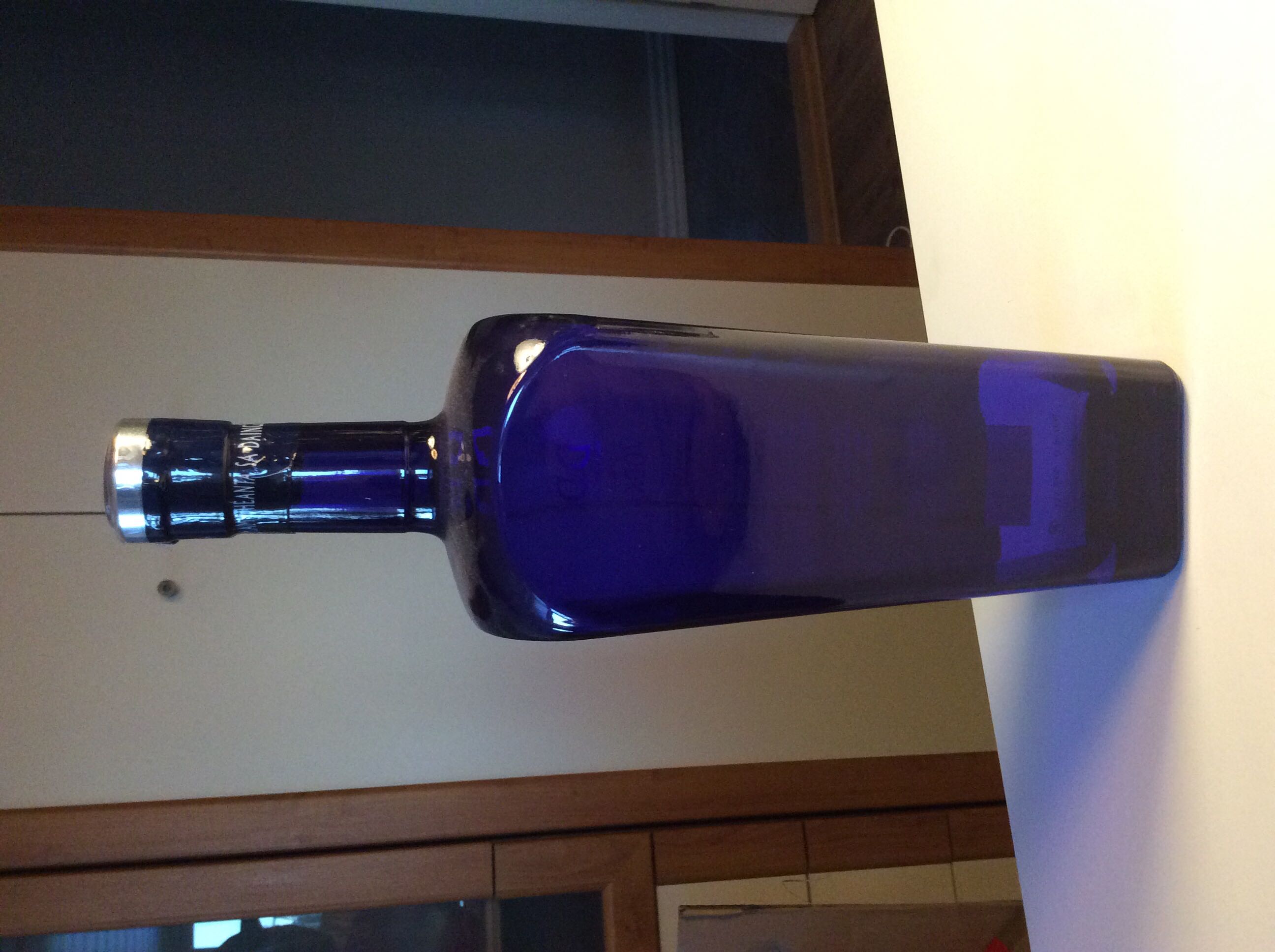 Dingle Vodka 700ml 40% Ireland - Dingle Distillery (700 mL) alcohol collectible [Barcode 5391518565019] - Main Image 3