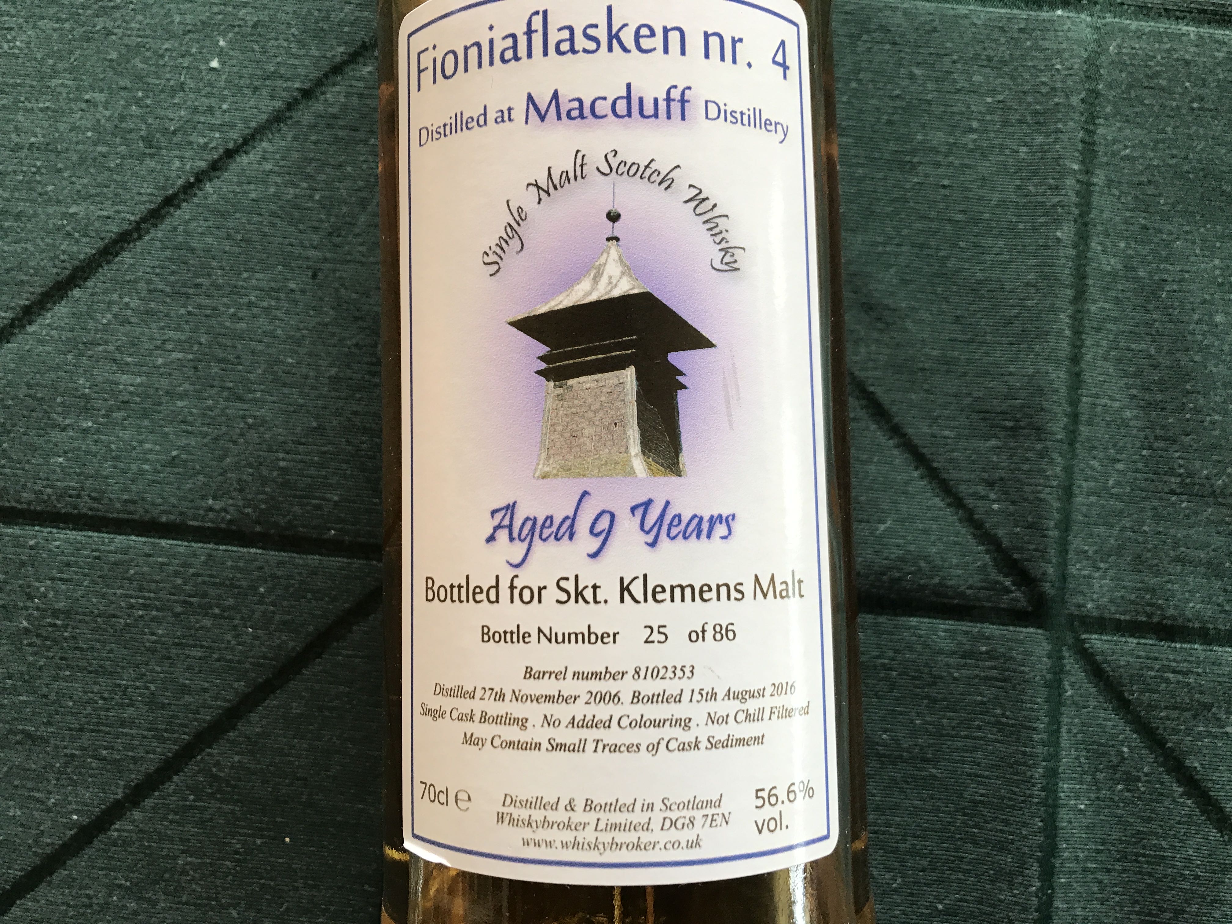 Fioniaflasken Nr.4 9 Years - Macduff Distillery (700 mL) alcohol collectible - Main Image 2