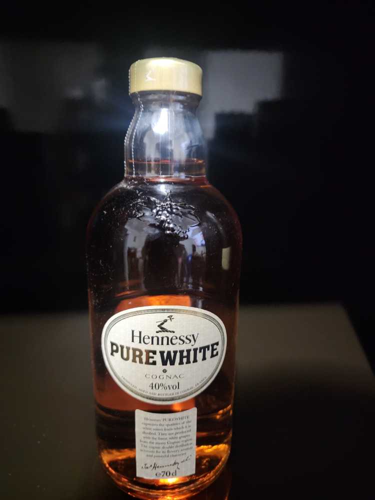 Hennessy Pure White Cognac - JAs Hennessy (750 mL) alcohol collectible [Barcode 3245991460205] - Main Image 3