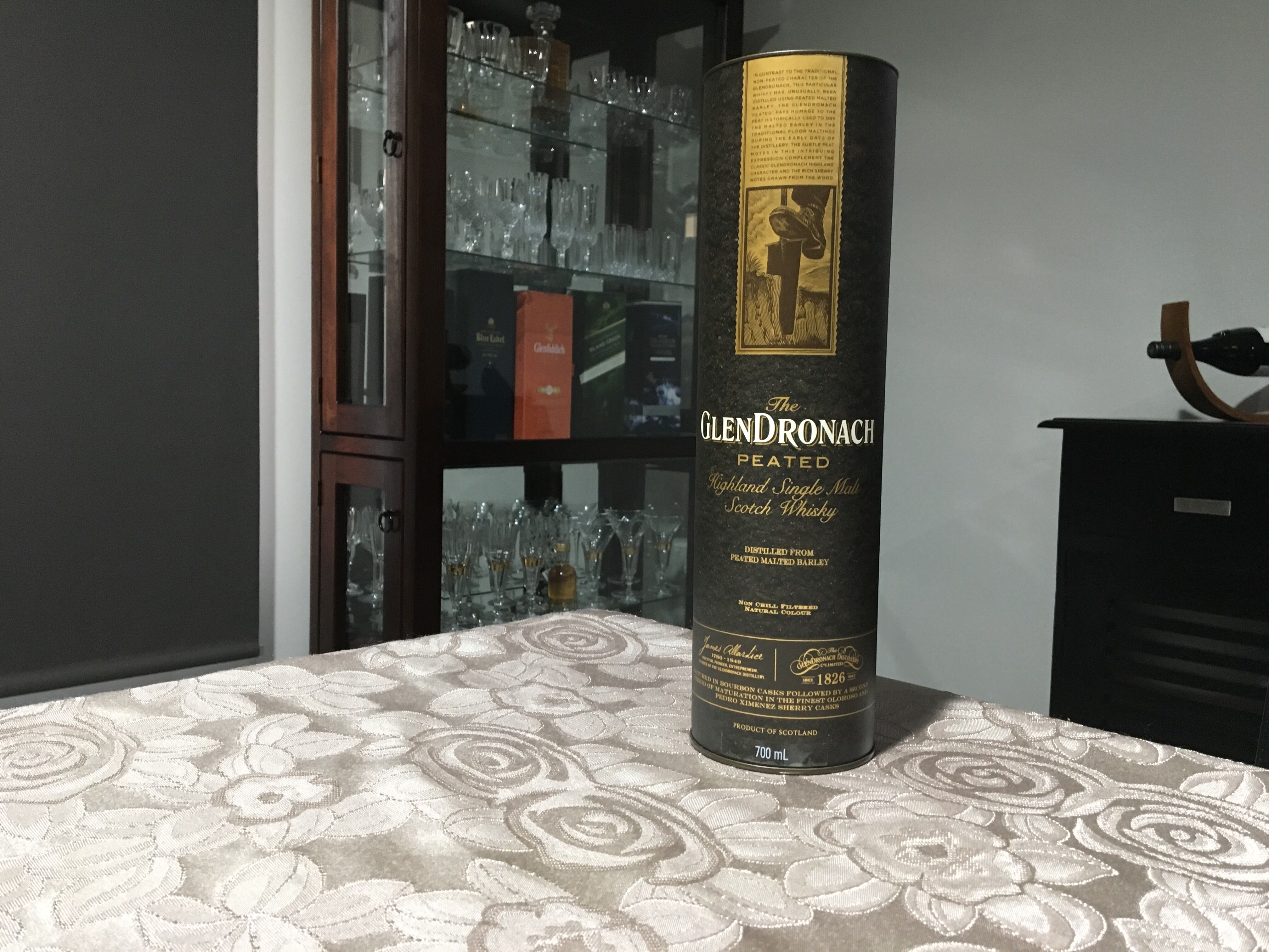 GlenDronach. Peated  alcohol collectible [Barcode 5060399681902] - Main Image 3