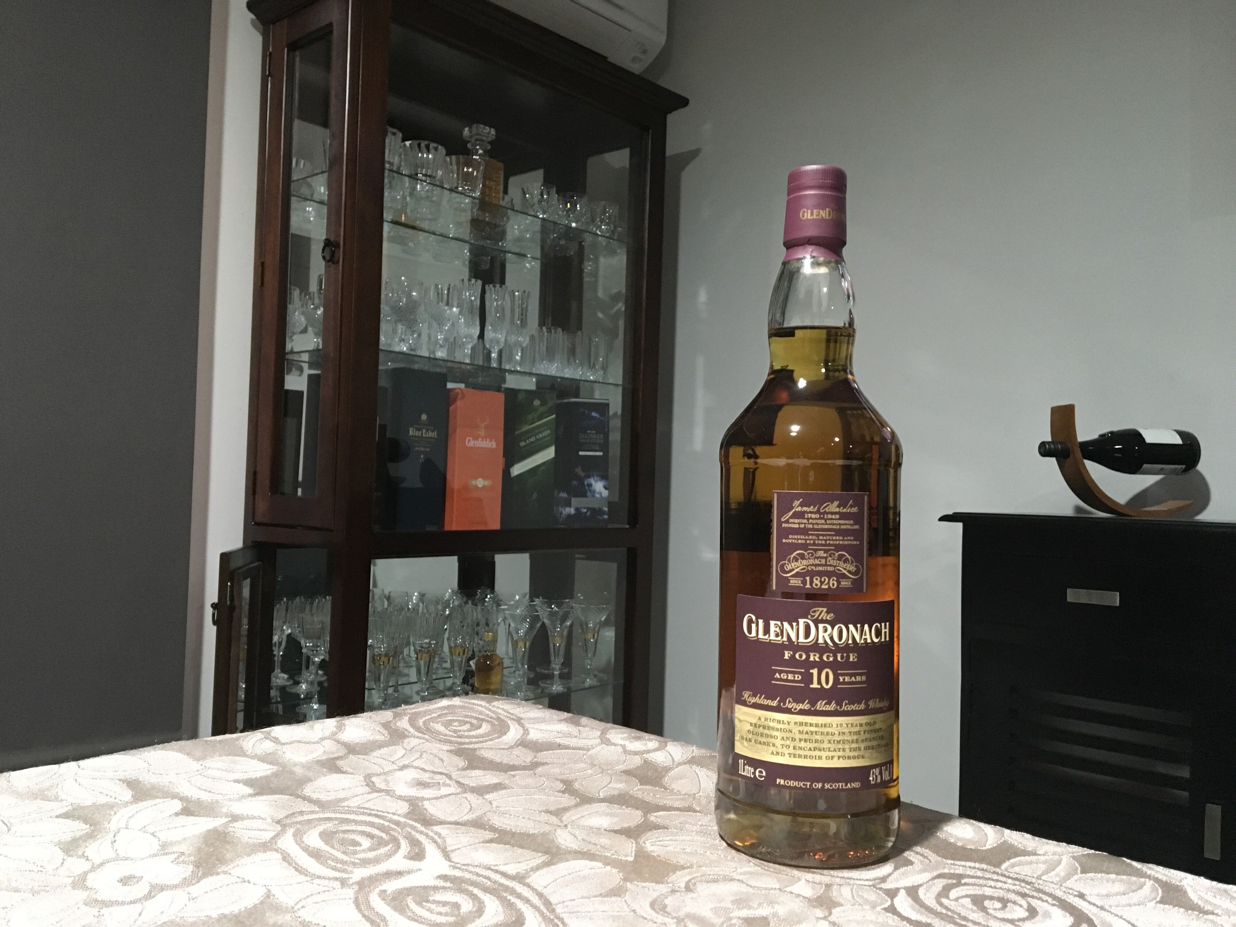GlenDronach 10yo FORGE  alcohol collectible [Barcode 5060399686761] - Main Image 2