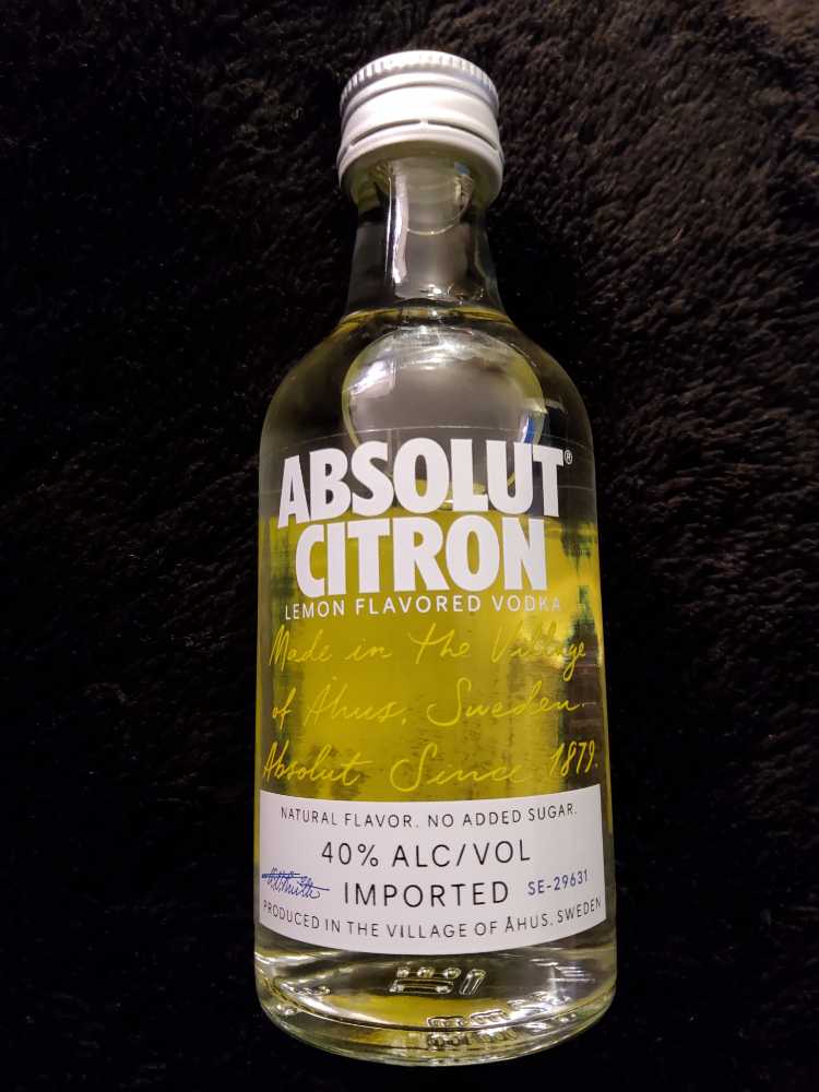 Absolut Citron - Absolut Spirits Co. (50 mL) alcohol collectible [Barcode 835229001008] - Main Image 2