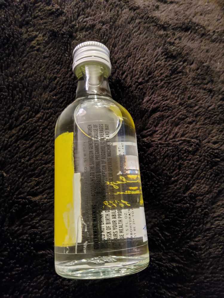 Absolut Citron - Absolut Spirits Co. (50 mL) alcohol collectible [Barcode 835229001008] - Main Image 3