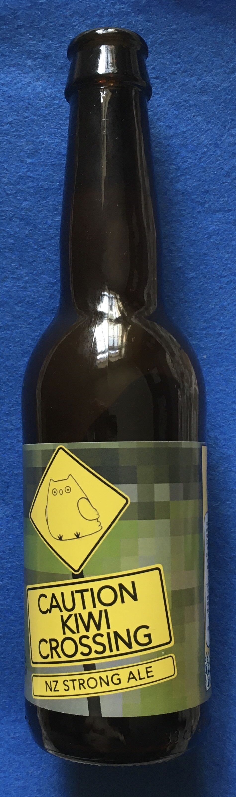 Caution Kiwi Crossing - Uiltje Brewing Company (330 mL) alcohol collectible [Barcode 8719189124026] - Main Image 2