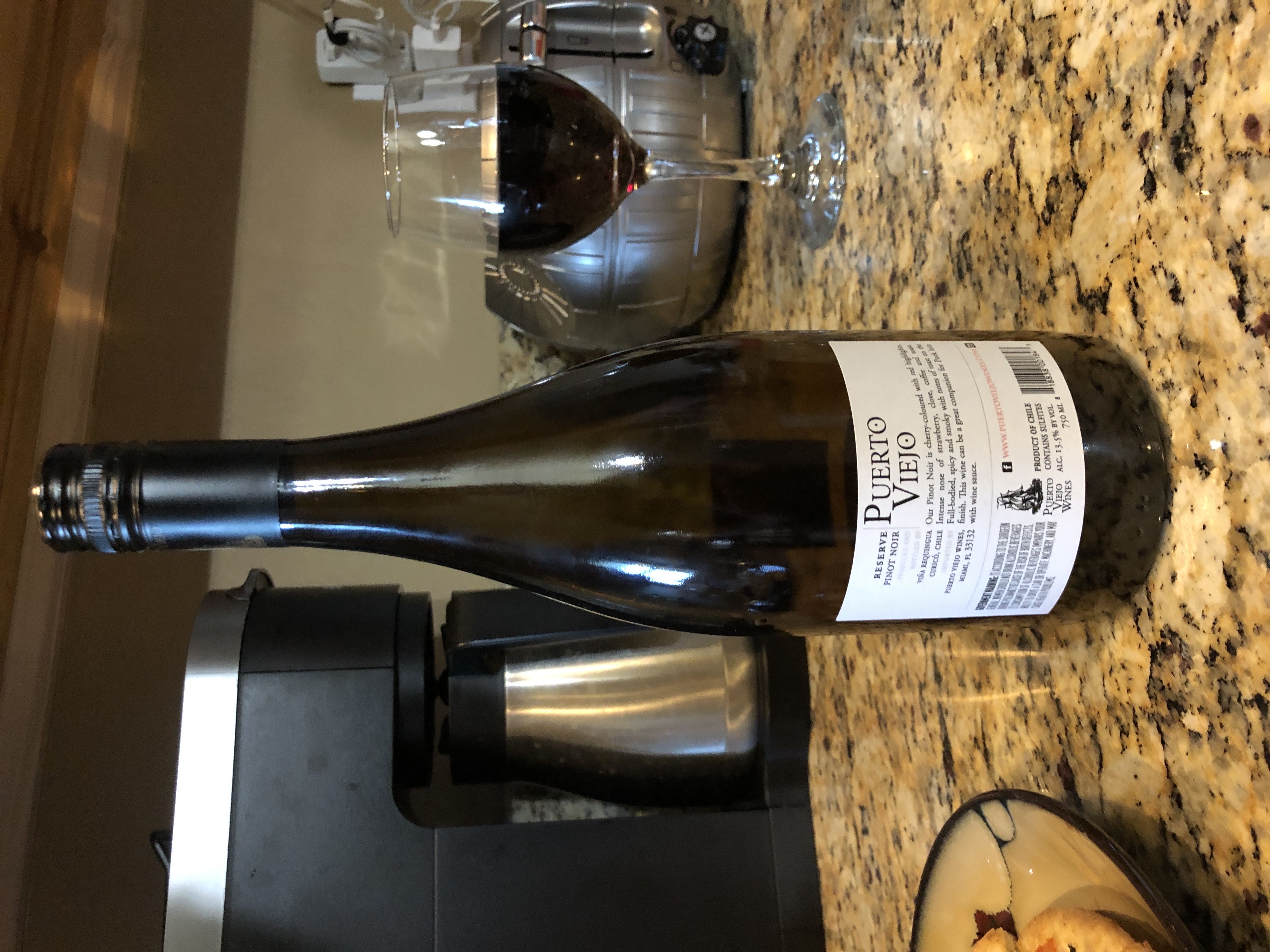 Puerta Viejo Pinot Noir  alcohol collectible [Barcode 818838001843] - Main Image 2