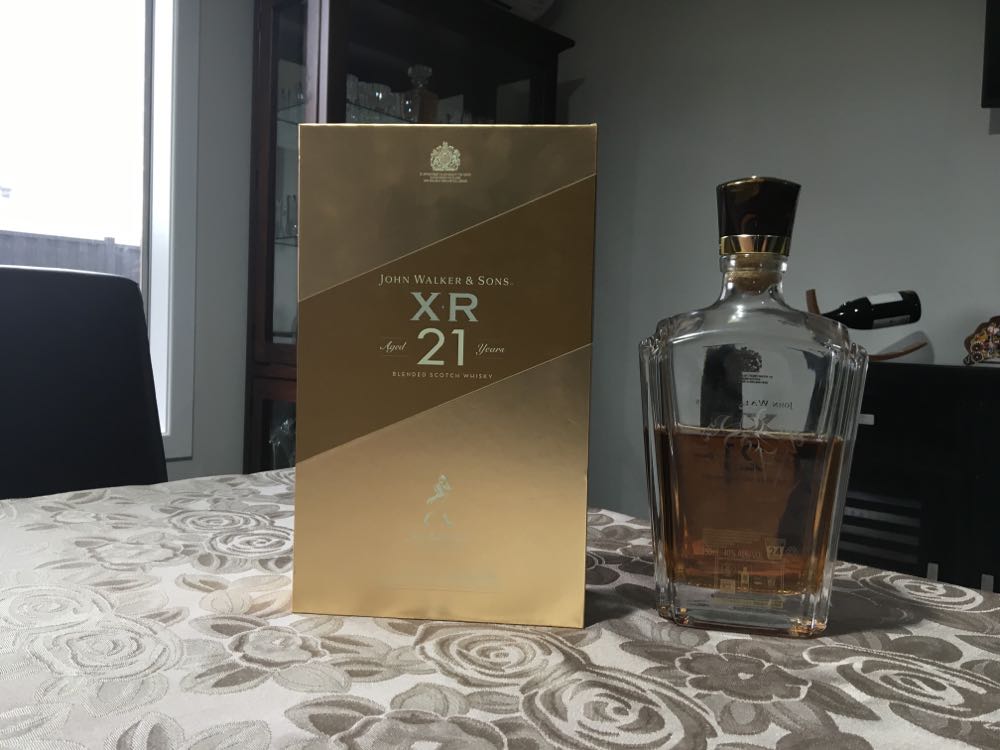 Johnnie Walker X.R. 21 Year Old - Johnny Walker & Sons (750 mL) alcohol collectible [Barcode 5000267129150] - Main Image 3