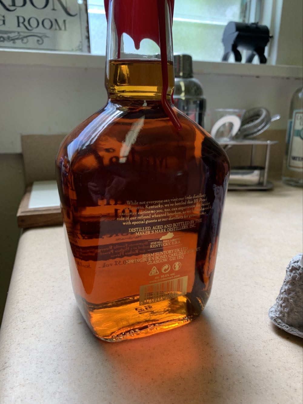 Maker’s 101 - Maker’s Mark Distillery Inc. (1 L) alcohol collectible [Barcode 085246500750] - Main Image 2