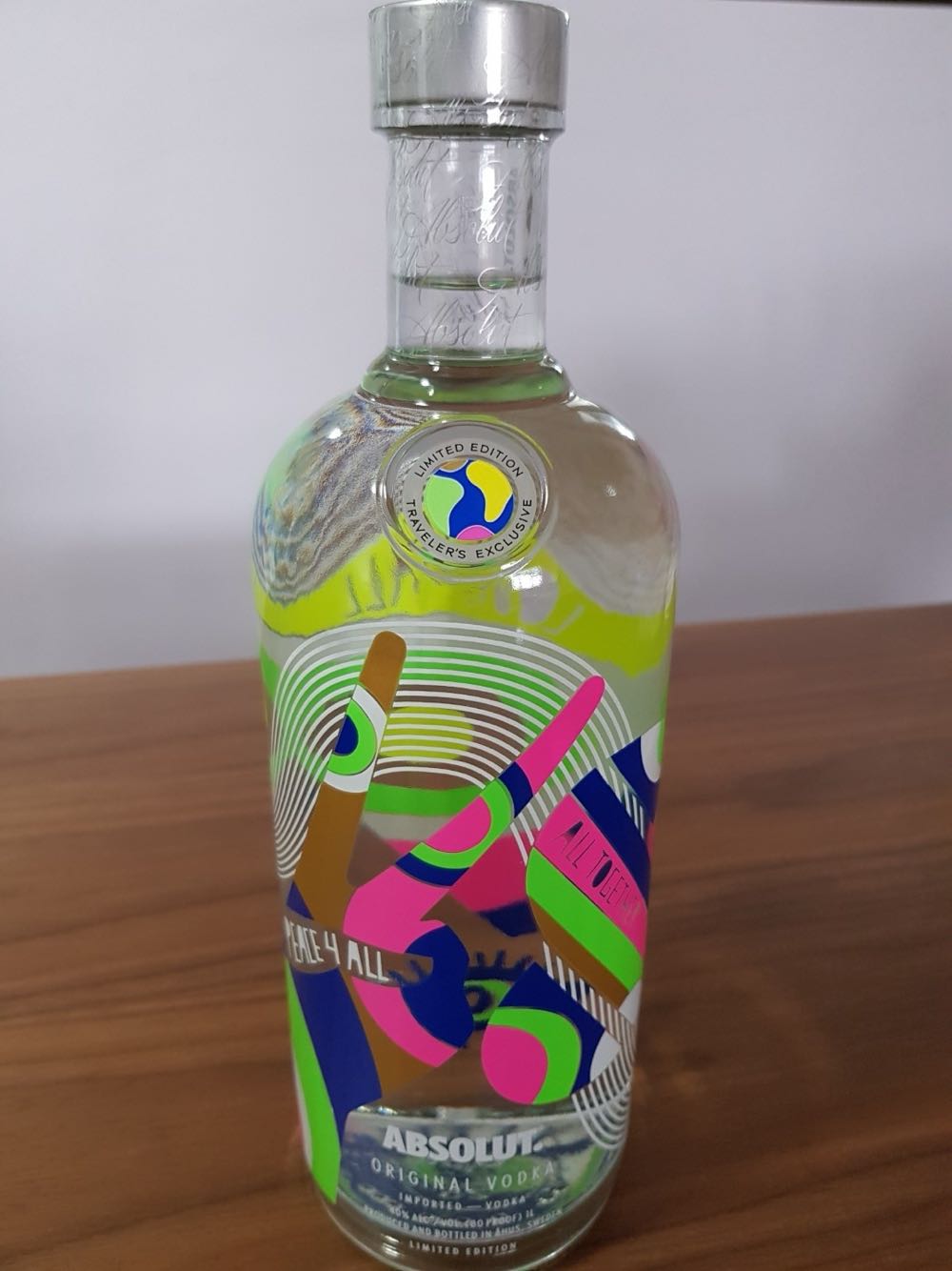 Absolut World - Absolut Spirits Co. (1000 mL) alcohol collectible [Barcode 7312040551972] - Main Image 3