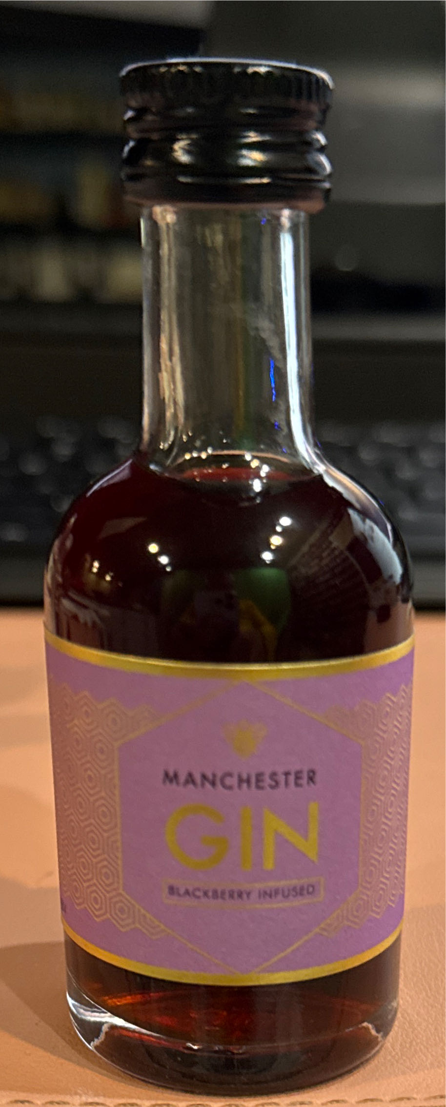 Manchester Gin  (500 mL) alcohol collectible [Barcode 754220596002] - Main Image 2