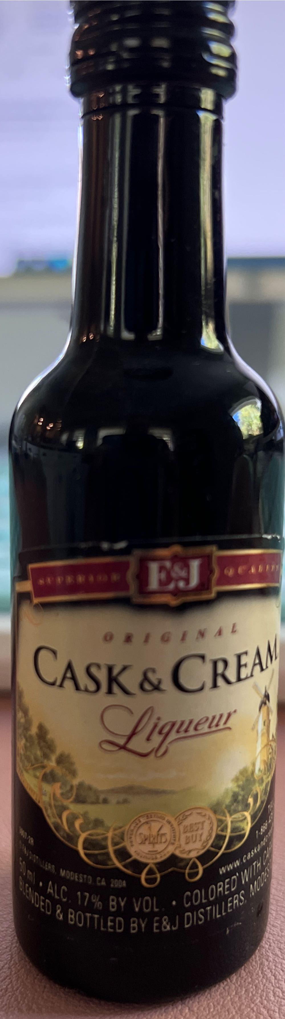 E&J Cask & Cream  (50 mL) alcohol collectible [Barcode 085000003947] - Main Image 2