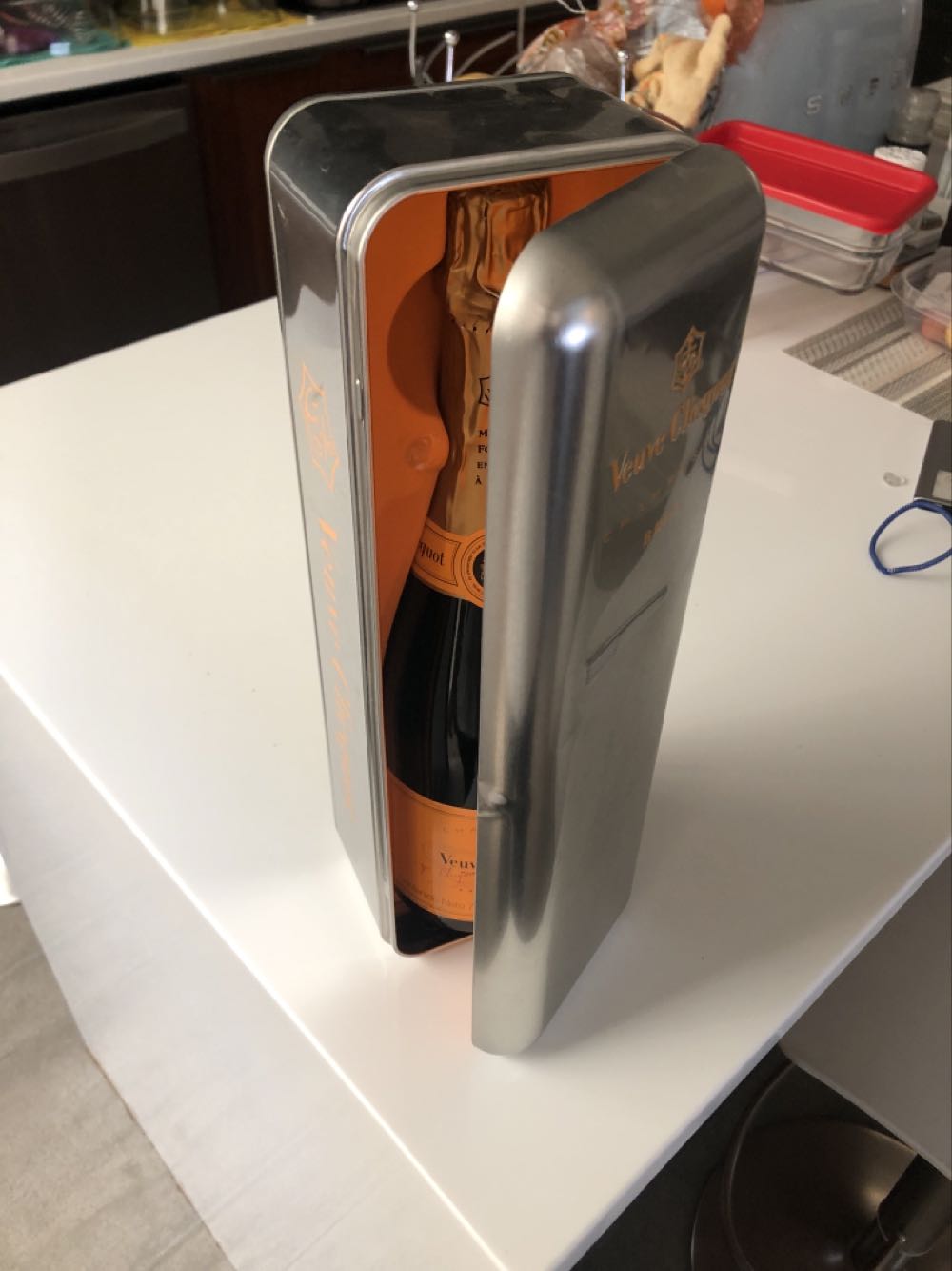 Brut - Maison Veuve Clicquot Ponsardin (750 ml) alcohol collectible [Barcode 3049614133534] - Main Image 2