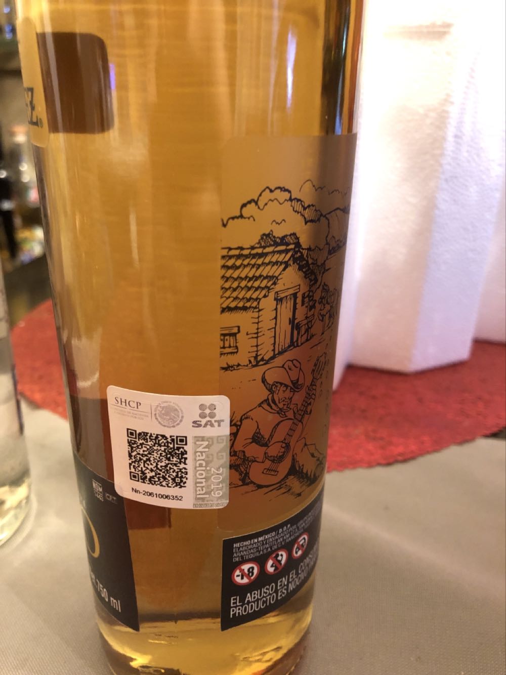 El Tesoro De Chuy Chávez - Nom 1443 (750 mL) alcohol collectible [Barcode 781159004230] - Main Image 2