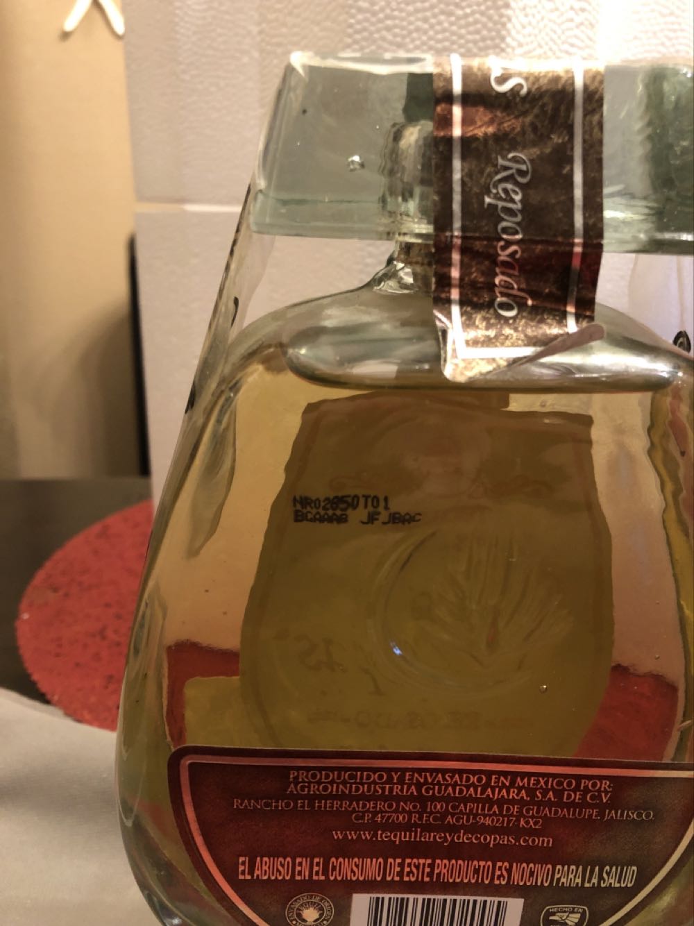 Rey De Copas - Nom 1068 (750 mL) alcohol collectible [Barcode 708547002005] - Main Image 2