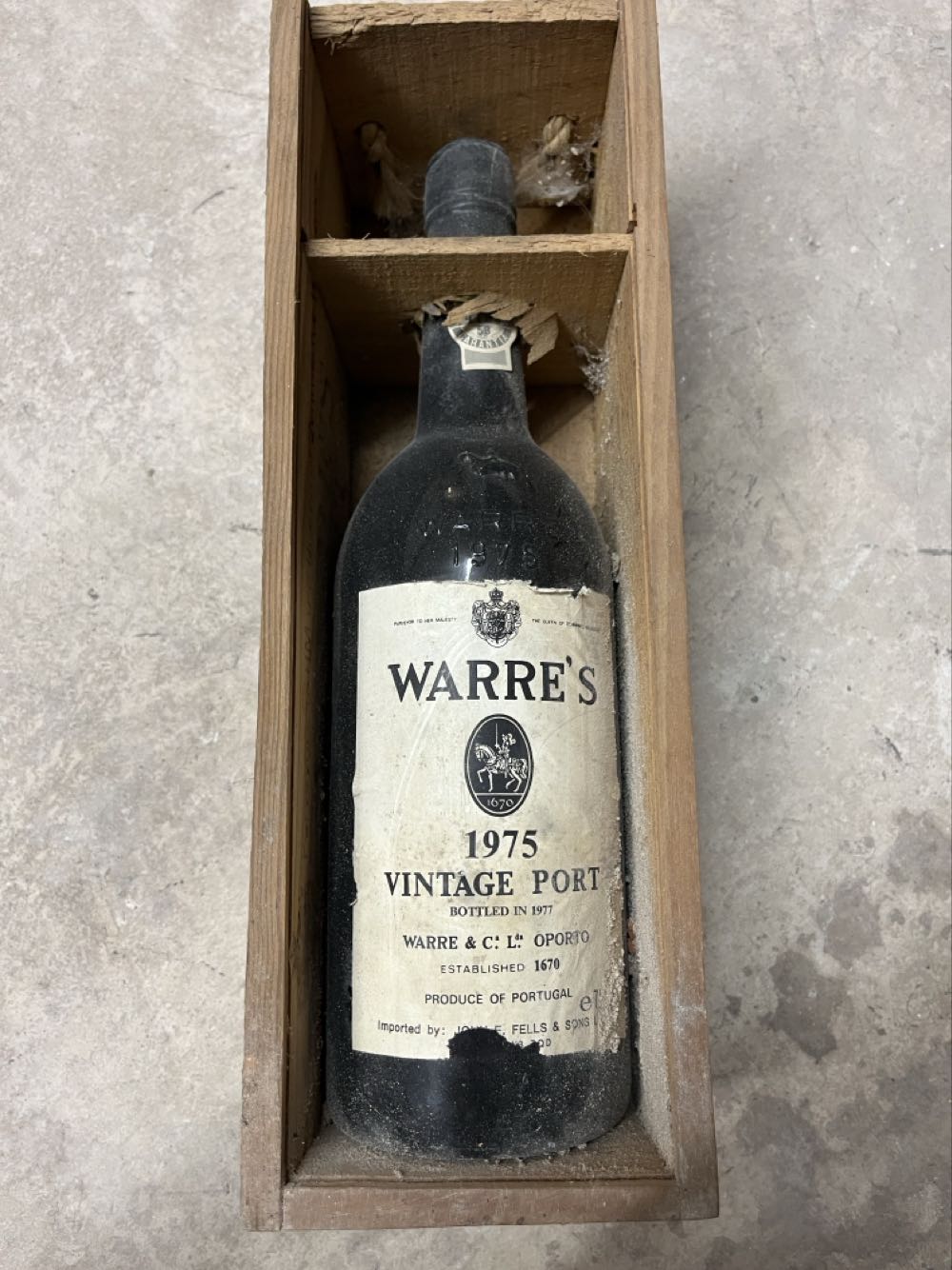 Warre’s  (750 mL) alcohol collectible [Barcode 5010867101555] - Main Image 2