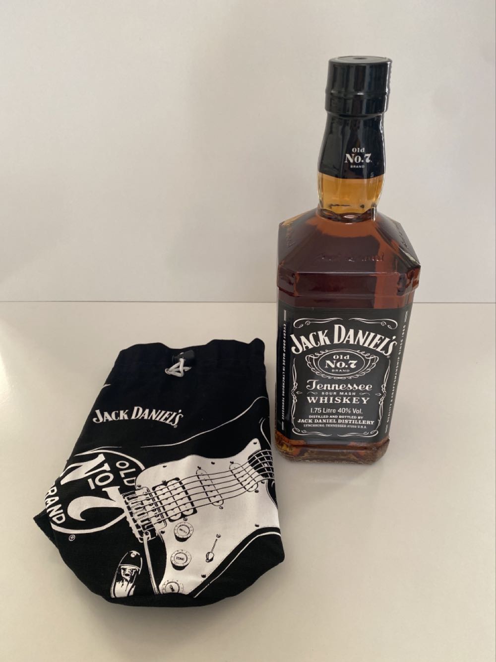 JD Cinch Sack - Jack Daniel’s (1.75 L) alcohol collectible [Barcode 082184045152] - Main Image 3