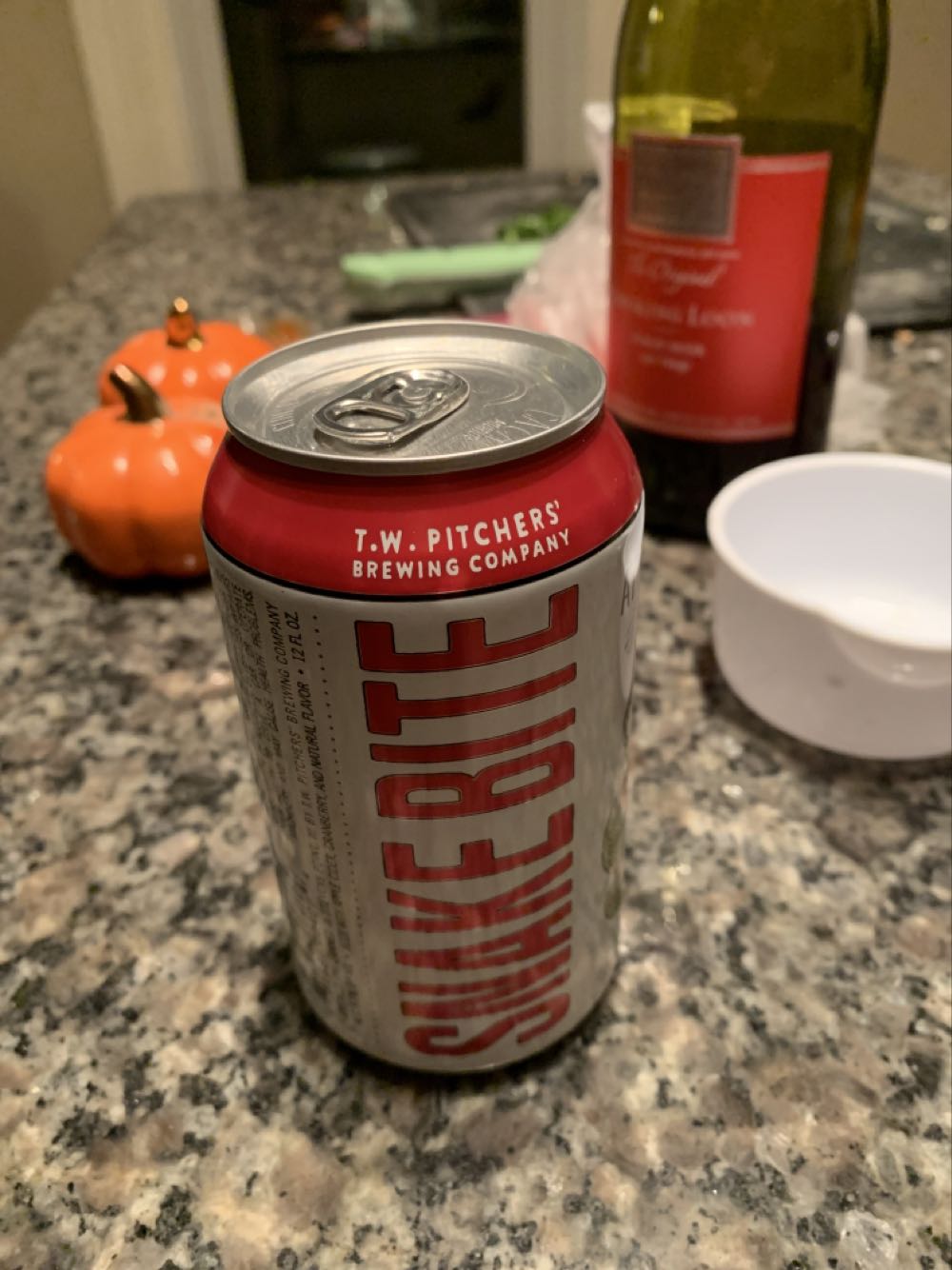 Snakebite - T.W Pitchers’ Brewing Company alcohol collectible [Barcode 851897004004] - Main Image 2