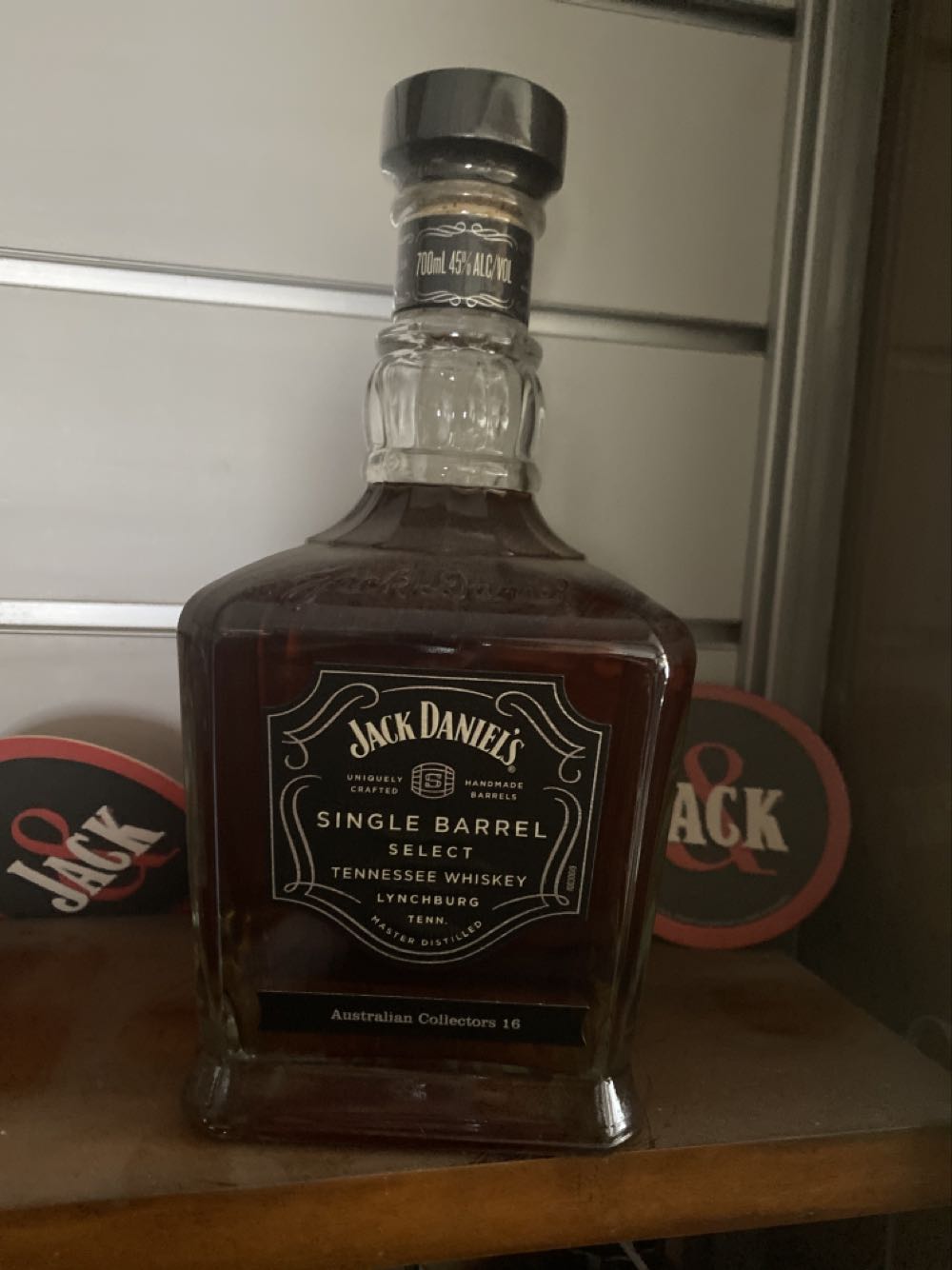 Personal Selection SB Australian JD Collectors Barrel #2 - Jack Daniel‘s Distillery (700 mL) alcohol collectible [Barcode 082184087343] - Main Image 3