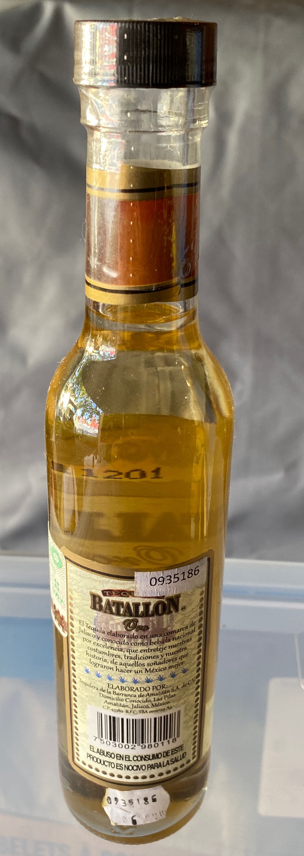 Tequila Batallón oro  alcohol collectible [Barcode 7503002980118] - Main Image 2
